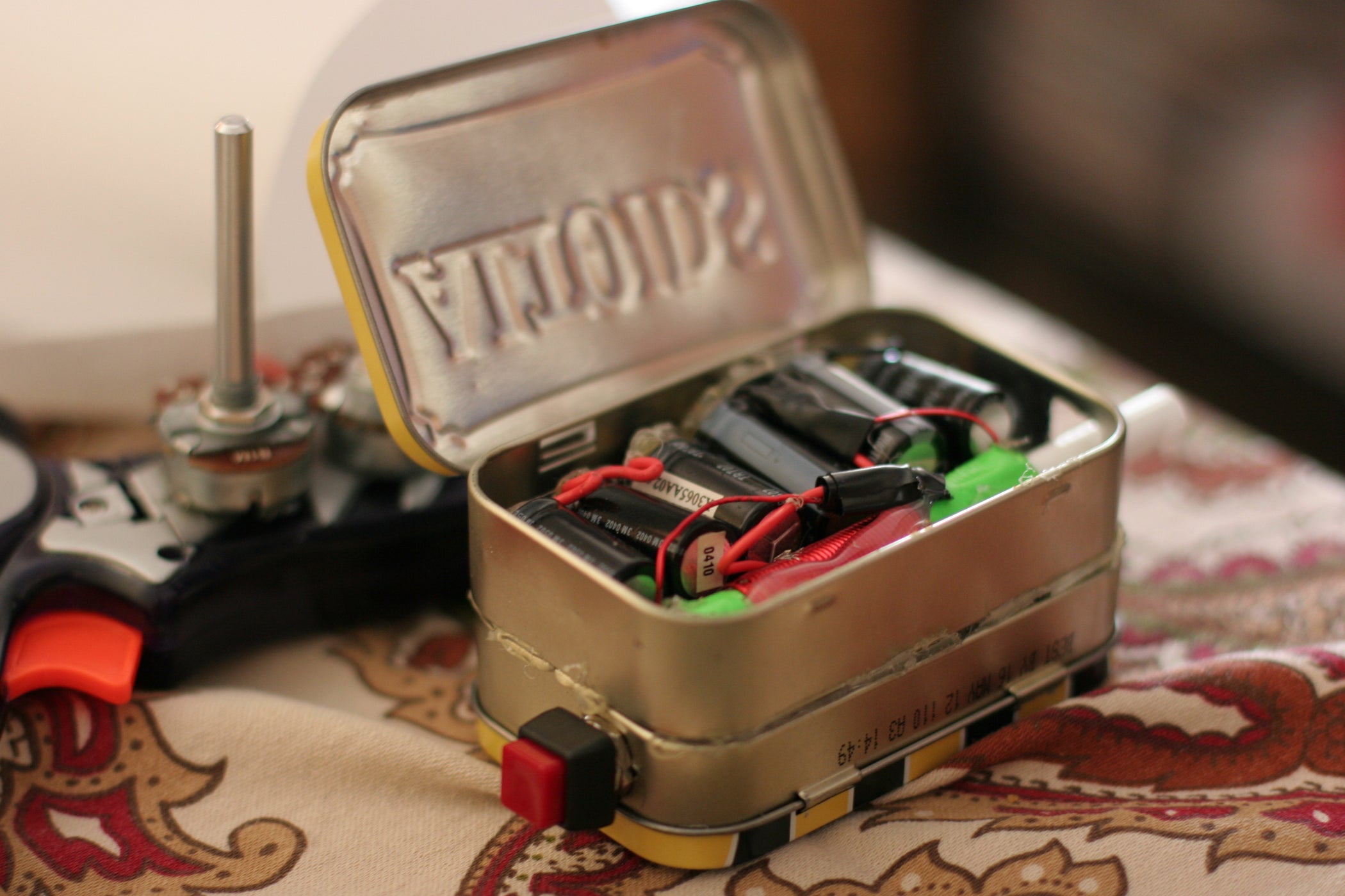 Altoid Coil Gun 8 Steps Instructables