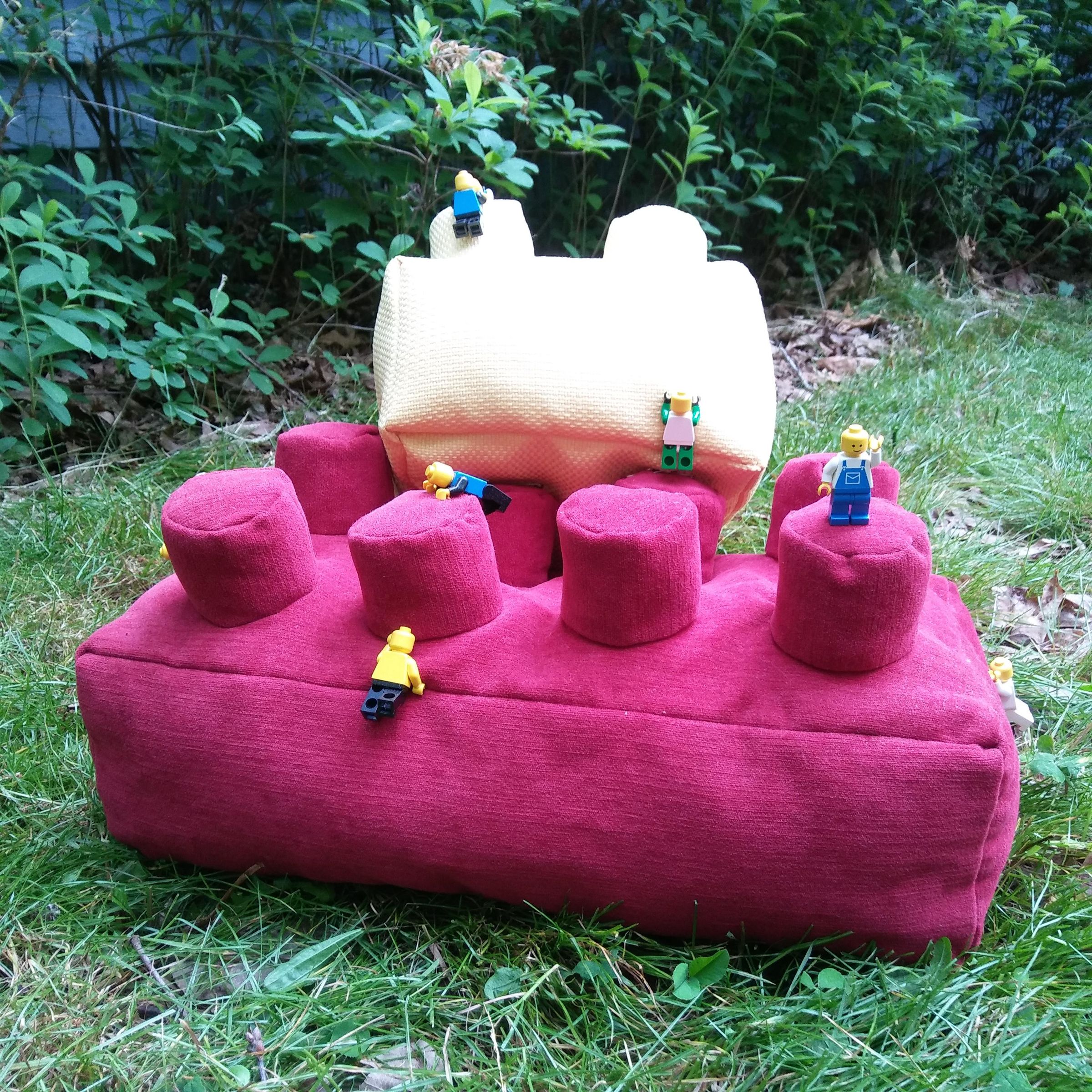 Lego® Brick Throw Pillows (with Free PDF Pattern!) 7 Steps (with