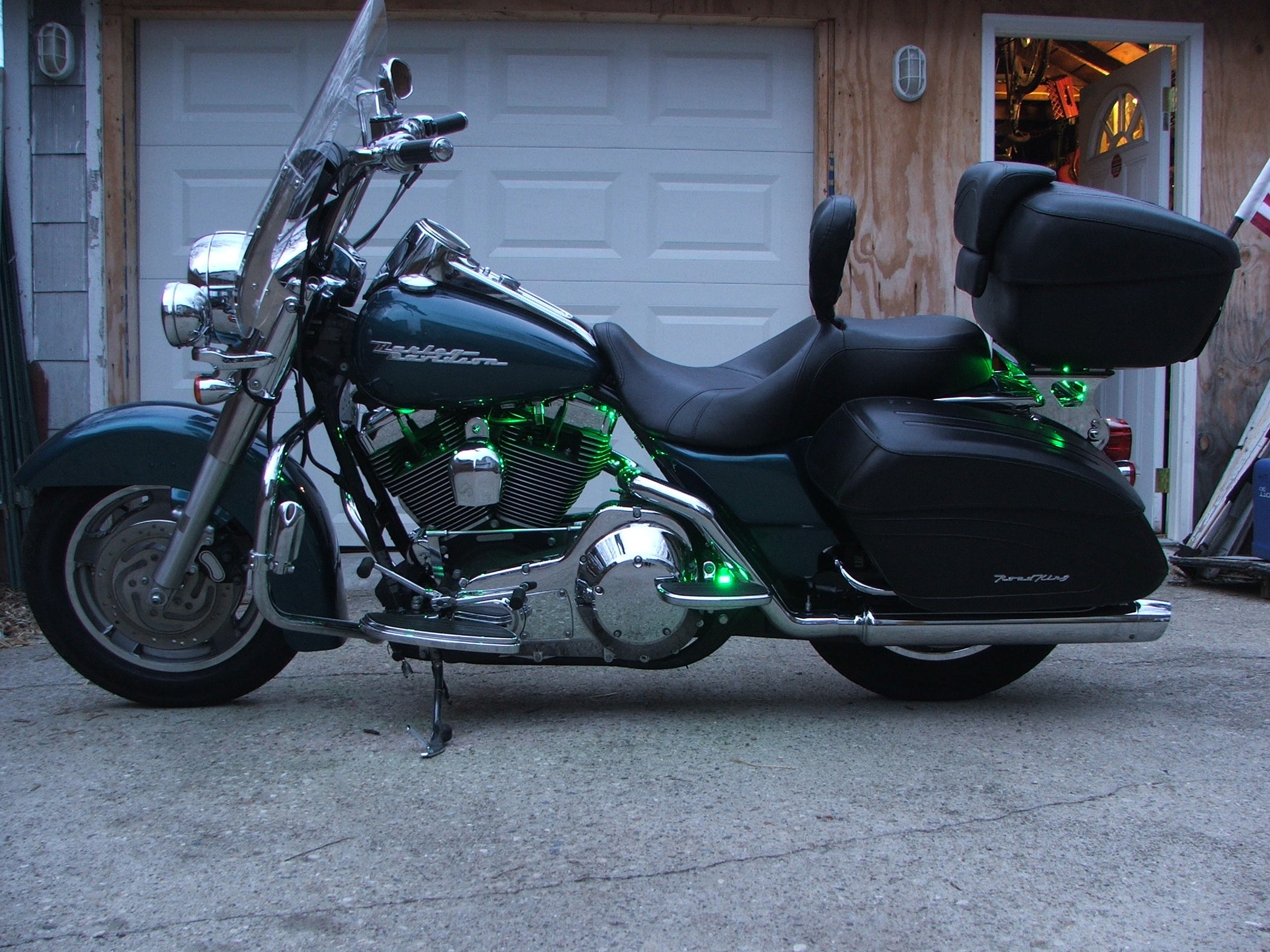 Harley Davidson Road King Saddlebag Latch Repair 4 Steps Instructables