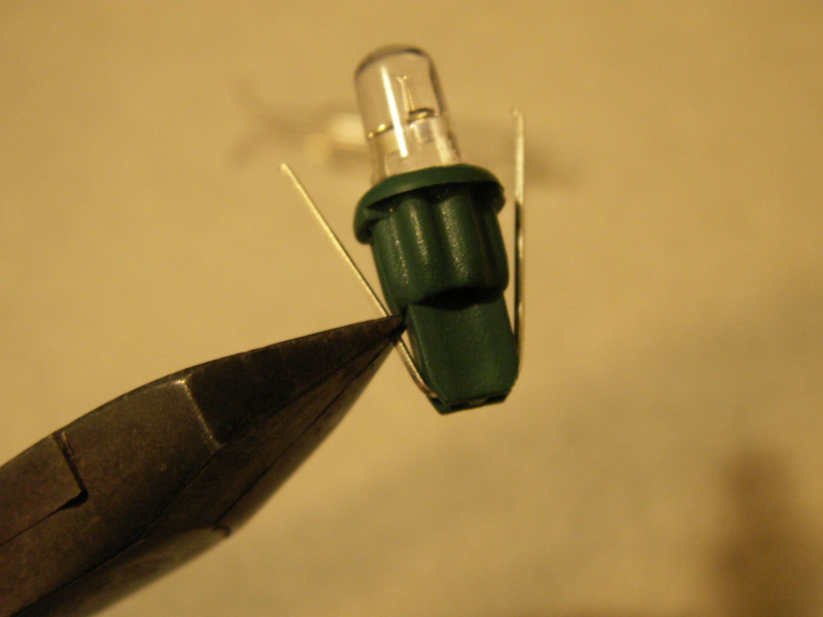 Make Your Own Solar Powered Led String Lights. (5 Bucks Max) 6 Steps