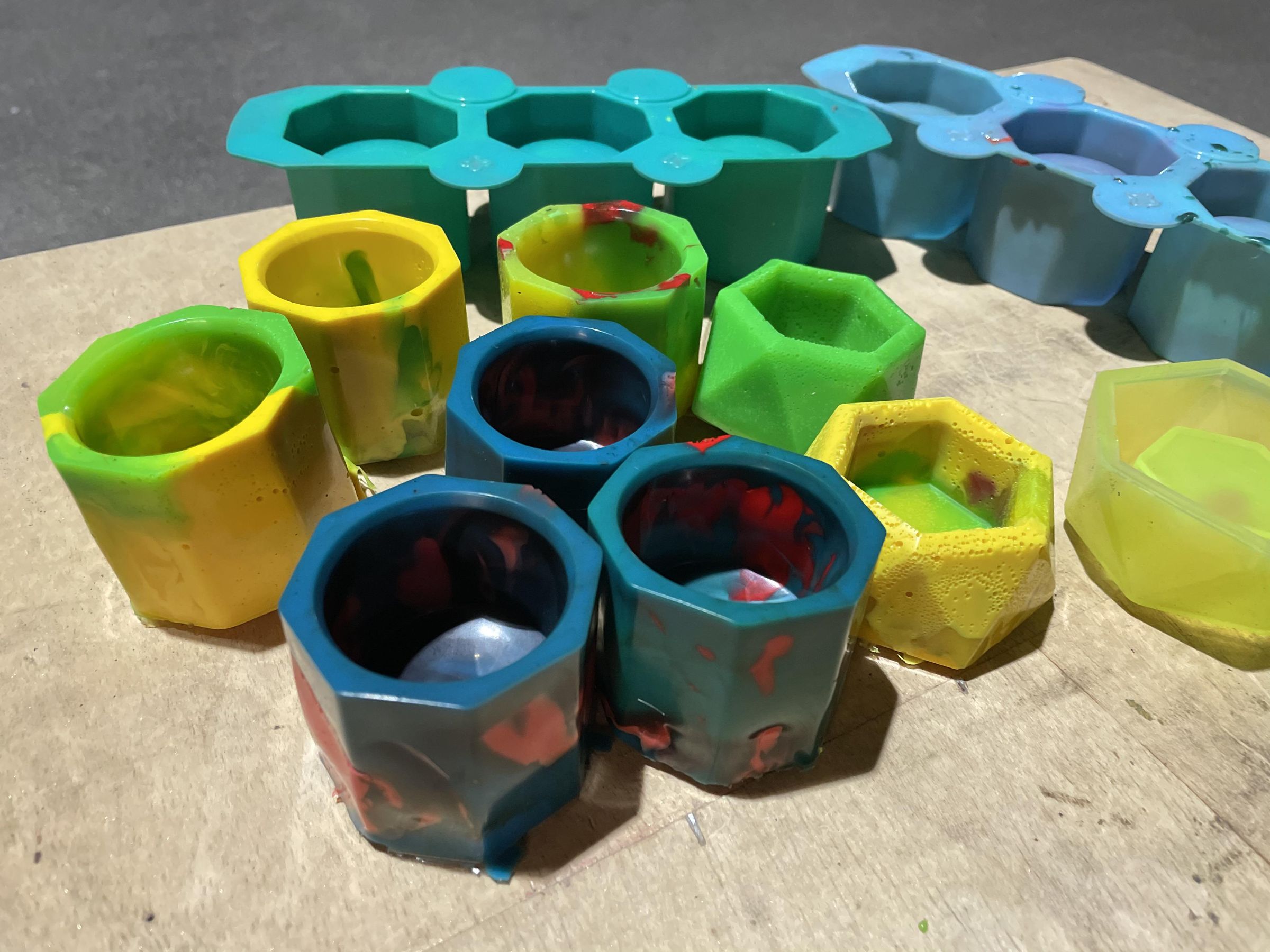 Colorful Plant Pots Made From Recycled Plastic 8 Steps (with Pictures