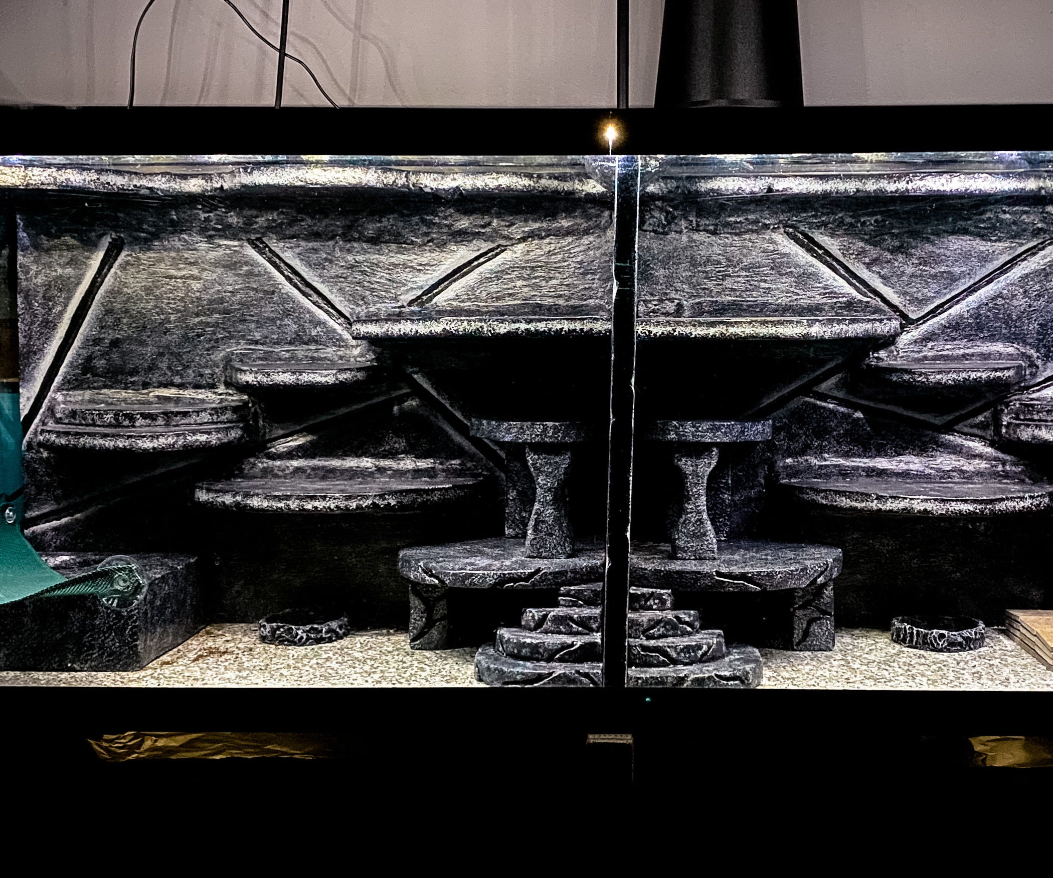 DIY Split Aquarium / Terrarium Background for Reptiles 6 Steps (with