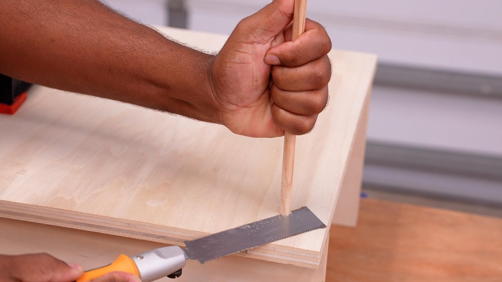 Tampe os orifícios dos parafusos