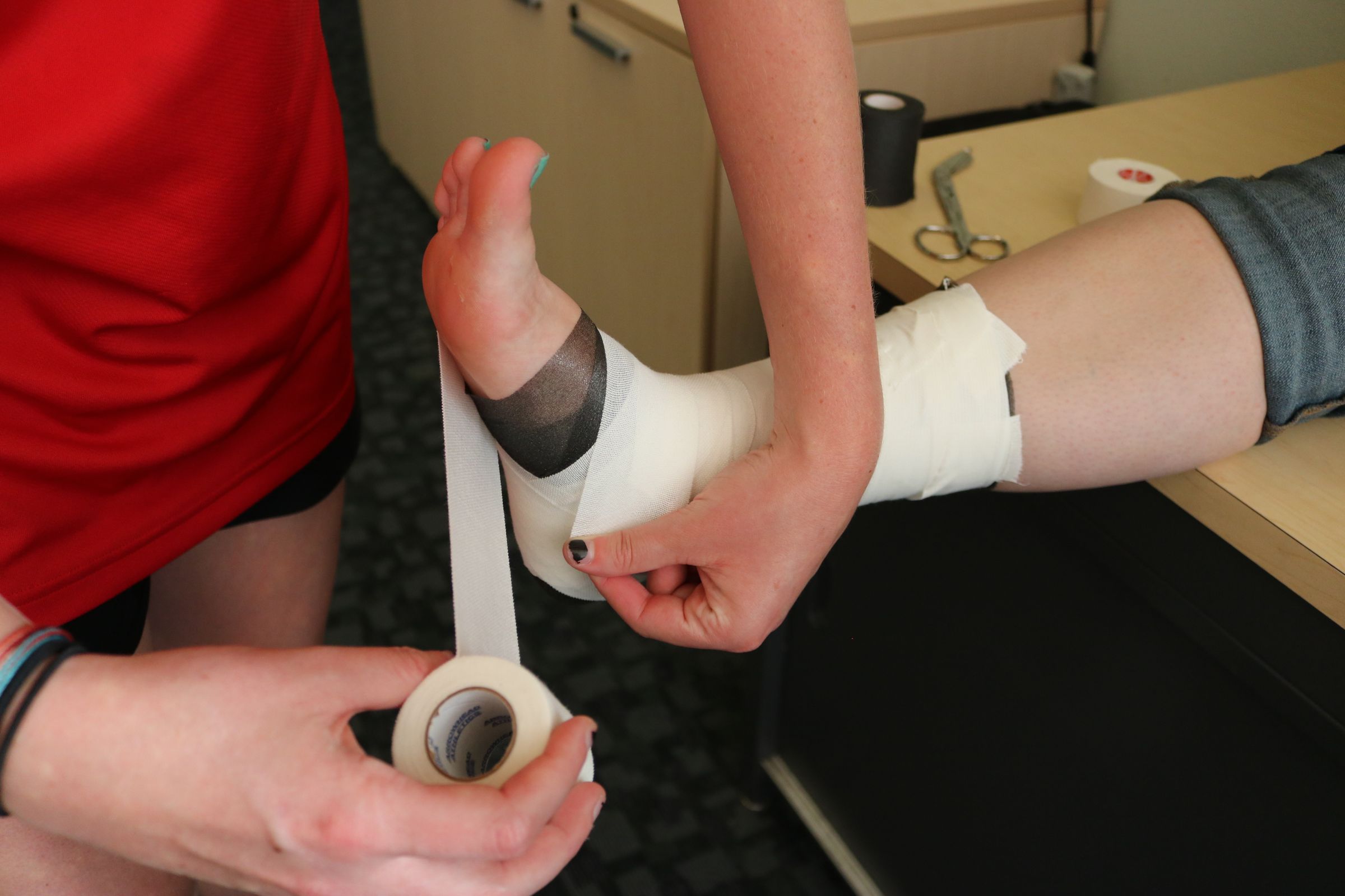 Ankle Taping Made Easy 17 Steps (with Pictures) Instructables