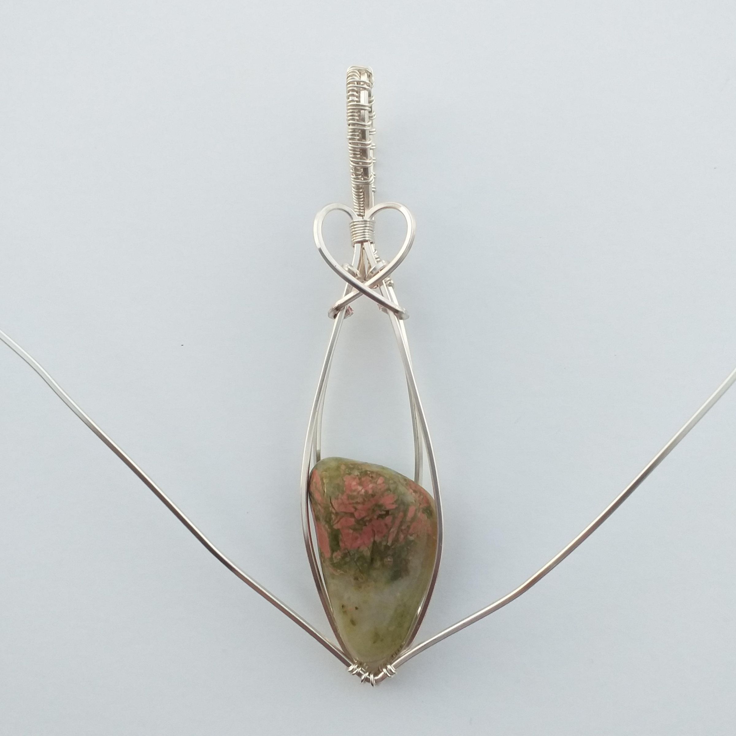 How to Wire Wrap Irregular Stones : 10 