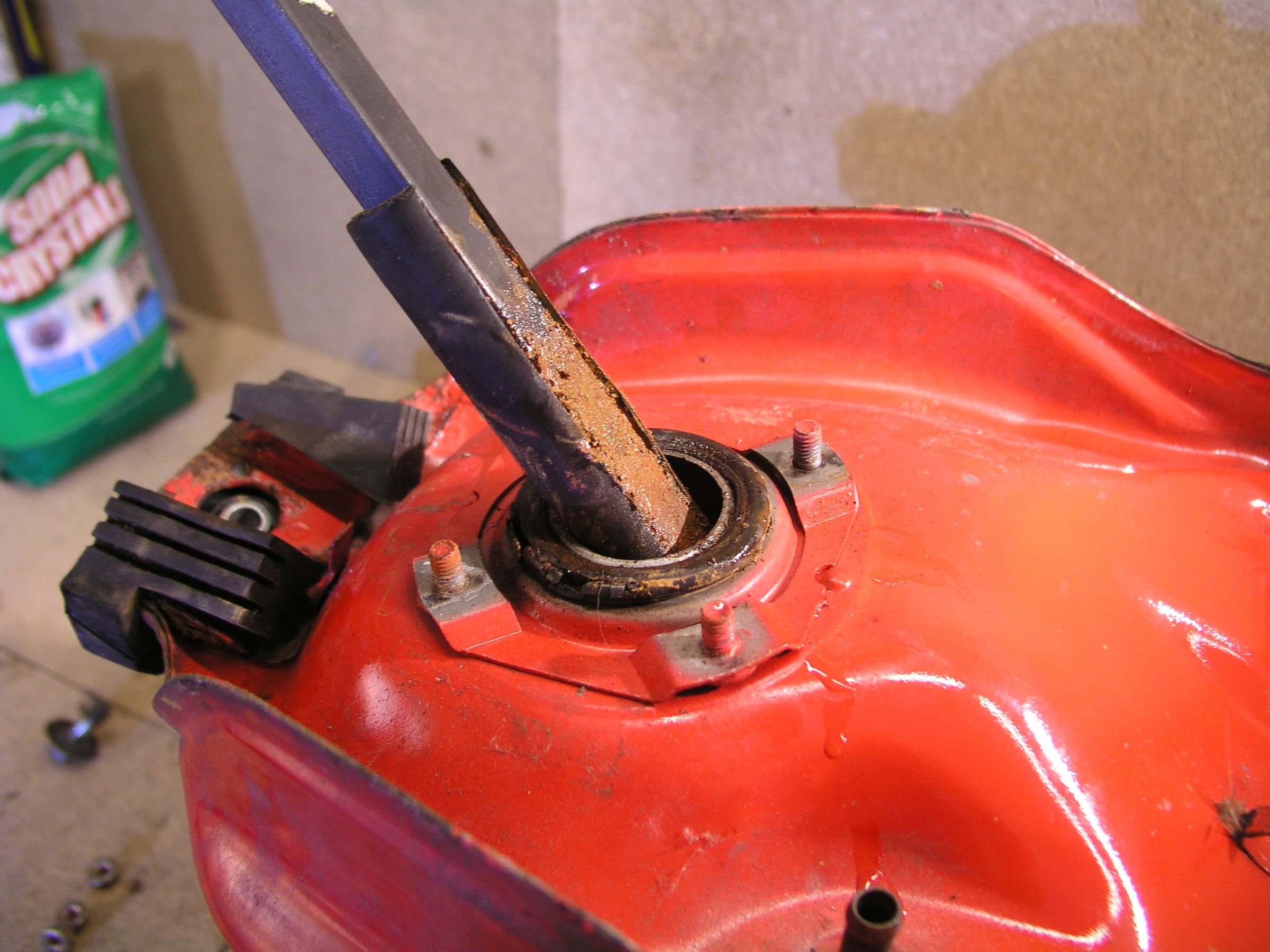 Electrolysis Rust Removal Motorbike Fuel Tank 6 Steps (with
