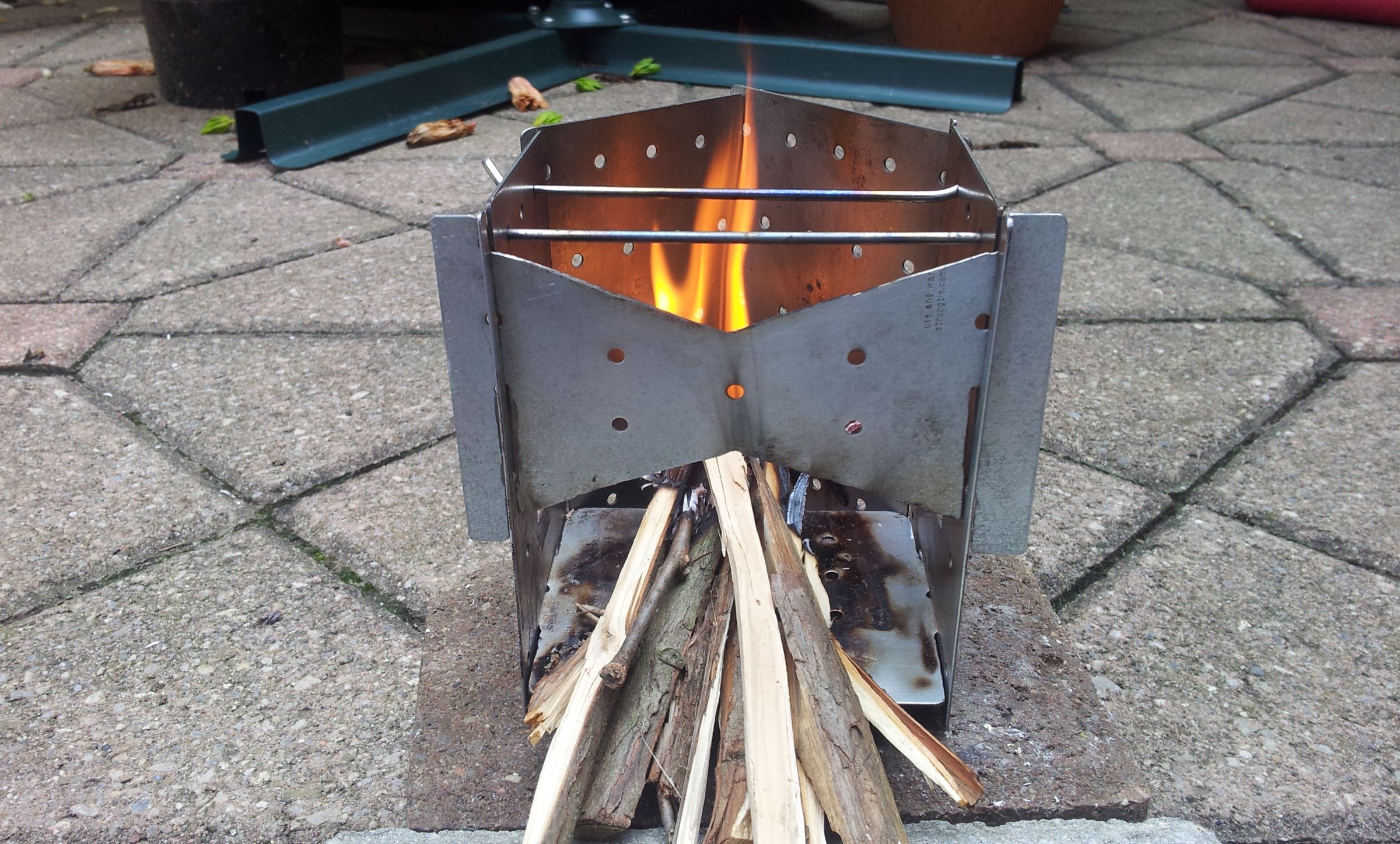 Collapsible Wood Burning Camp Stove (On 