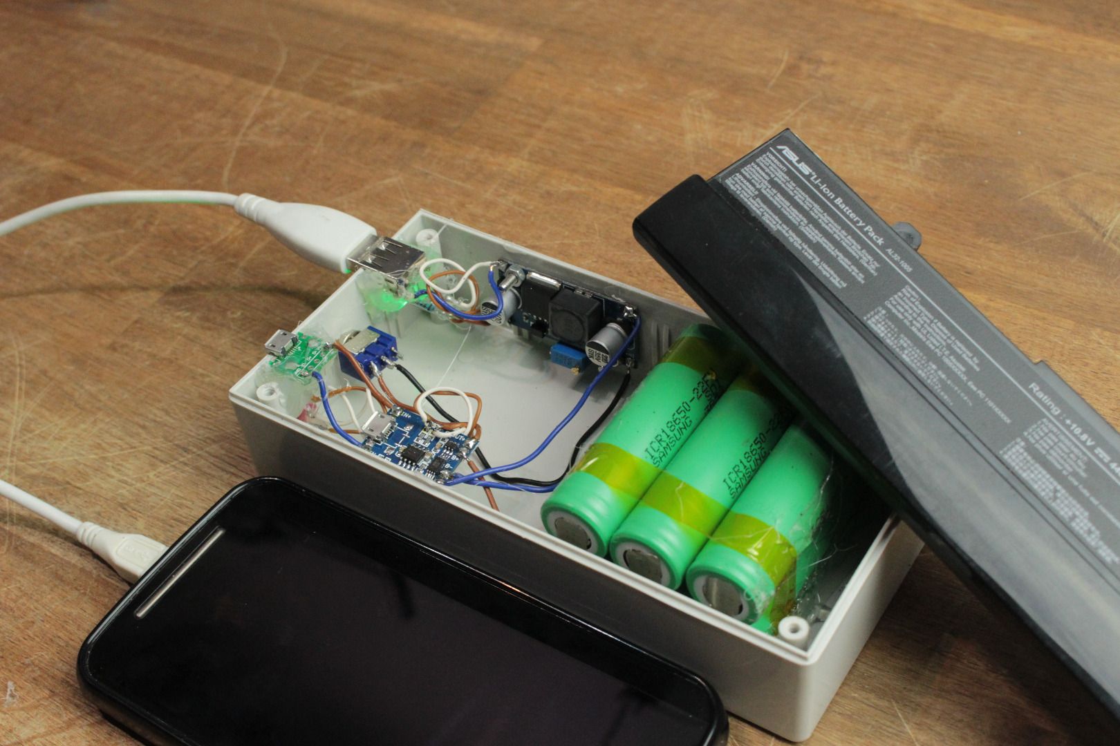 Convert Your Old Laptop Battery Into a Power Bank 4 Steps (with
