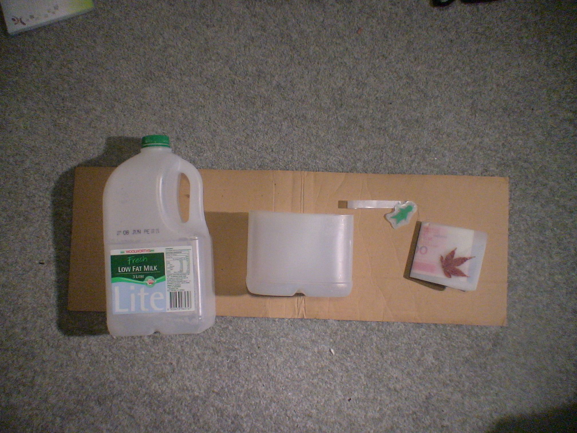 Recycled Plastic Wallet [Its FREE] 4 Steps Instructables