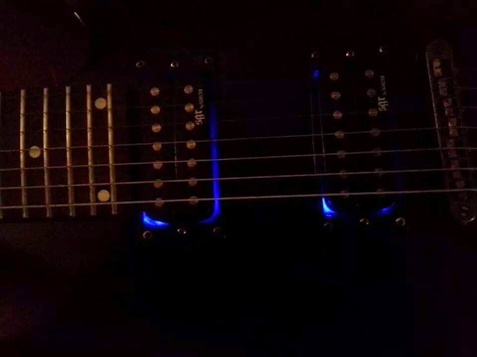Led Electric Guitar Pickup Mod *** Updated With Schematic for Blinking