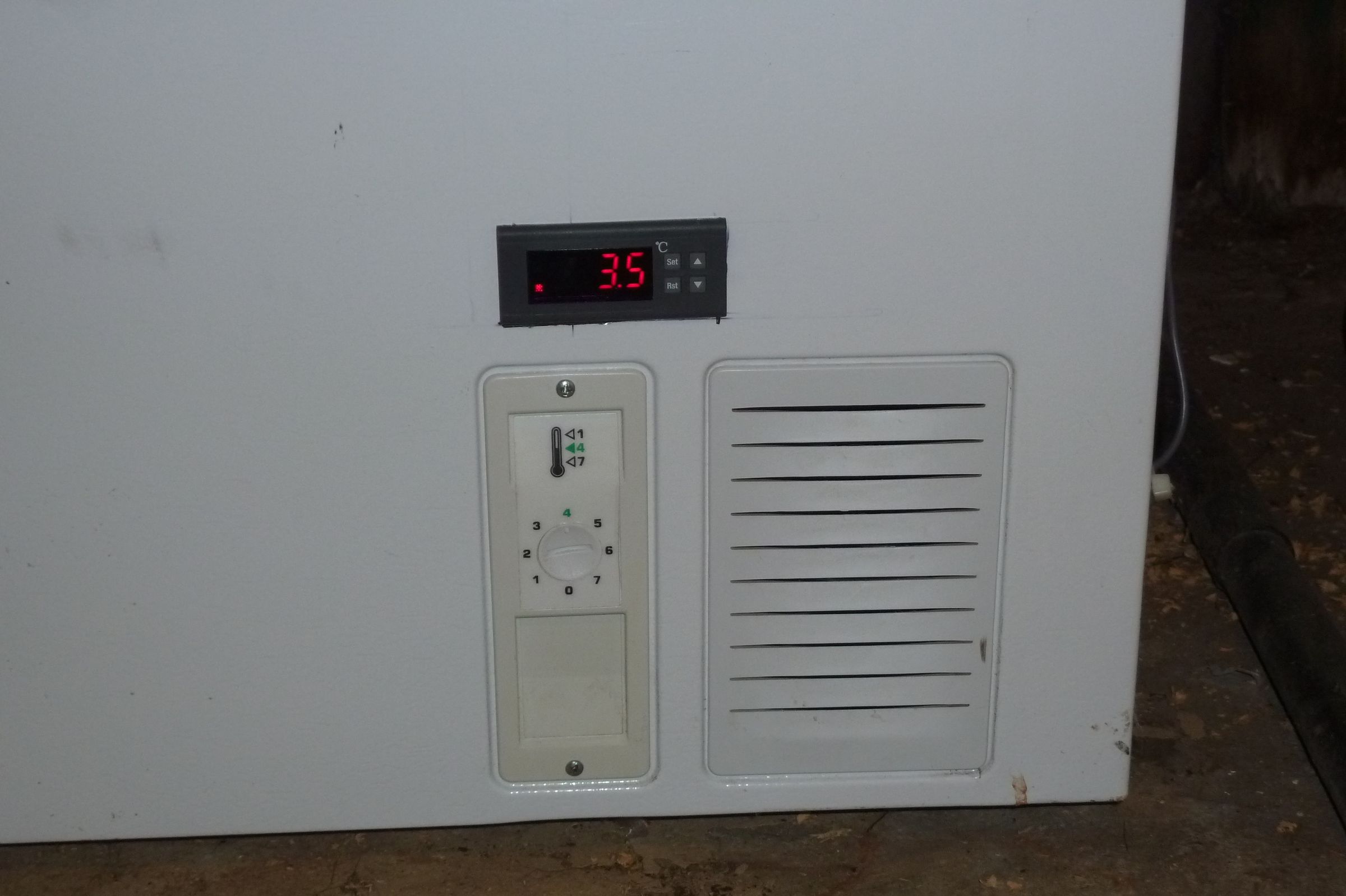 Convert a Chest Freezer to Kegerator or Fermenter for 20 3 Steps