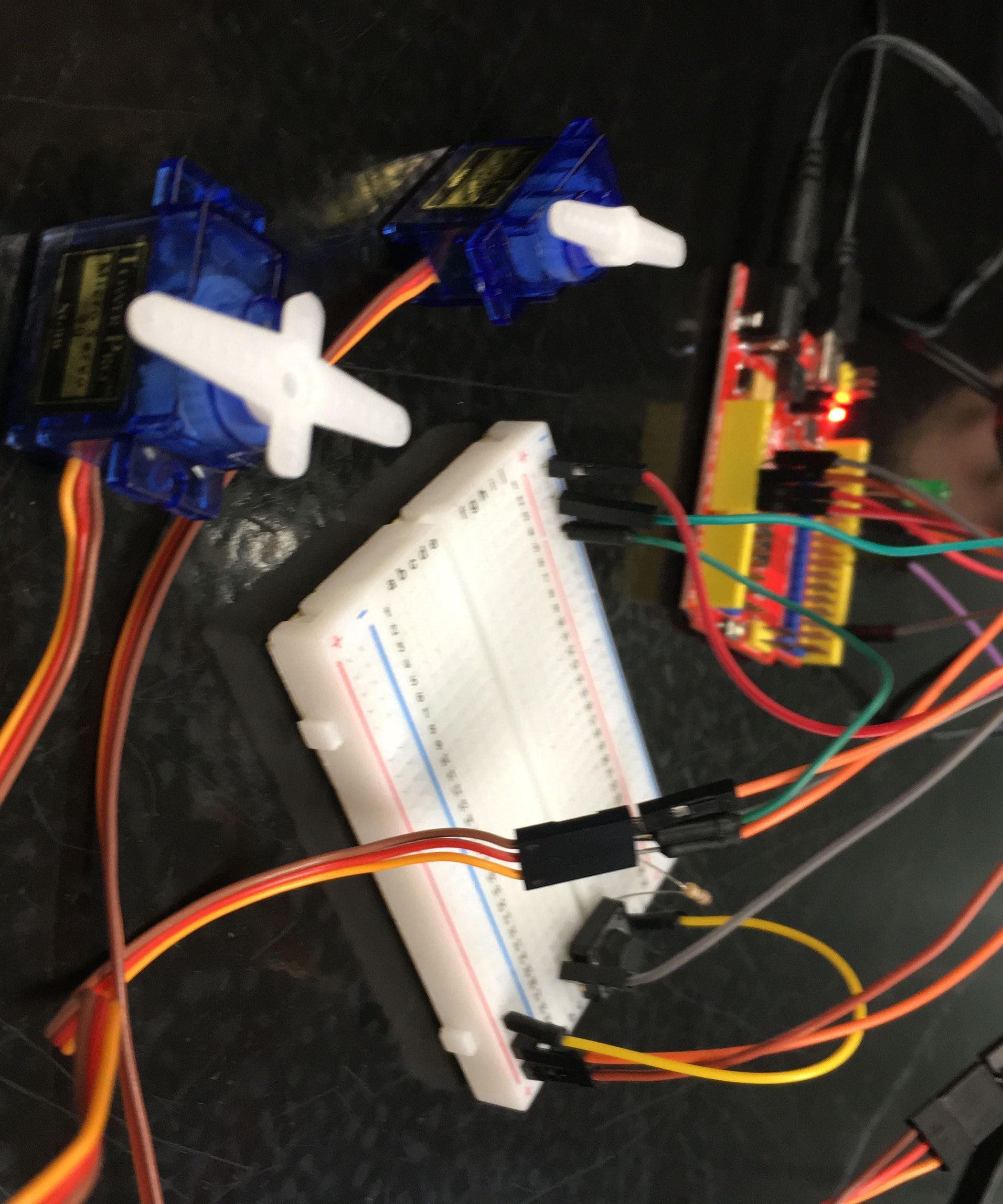 Push Button Controlling Servo Motors 3 Steps (with Pictures