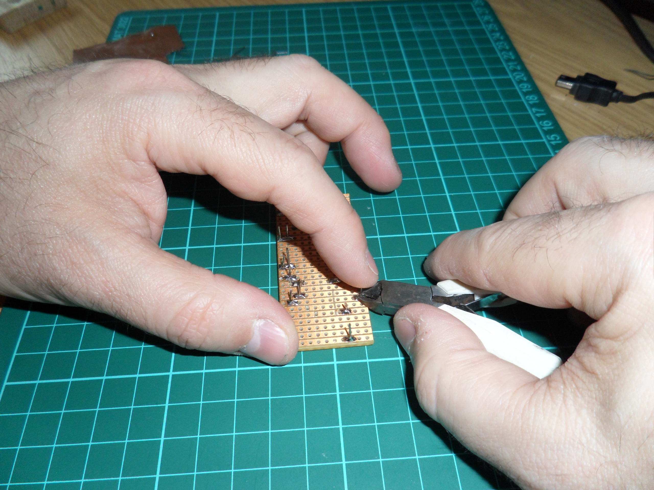 Practical Circuit Construction With Strip Board 14 Steps (with