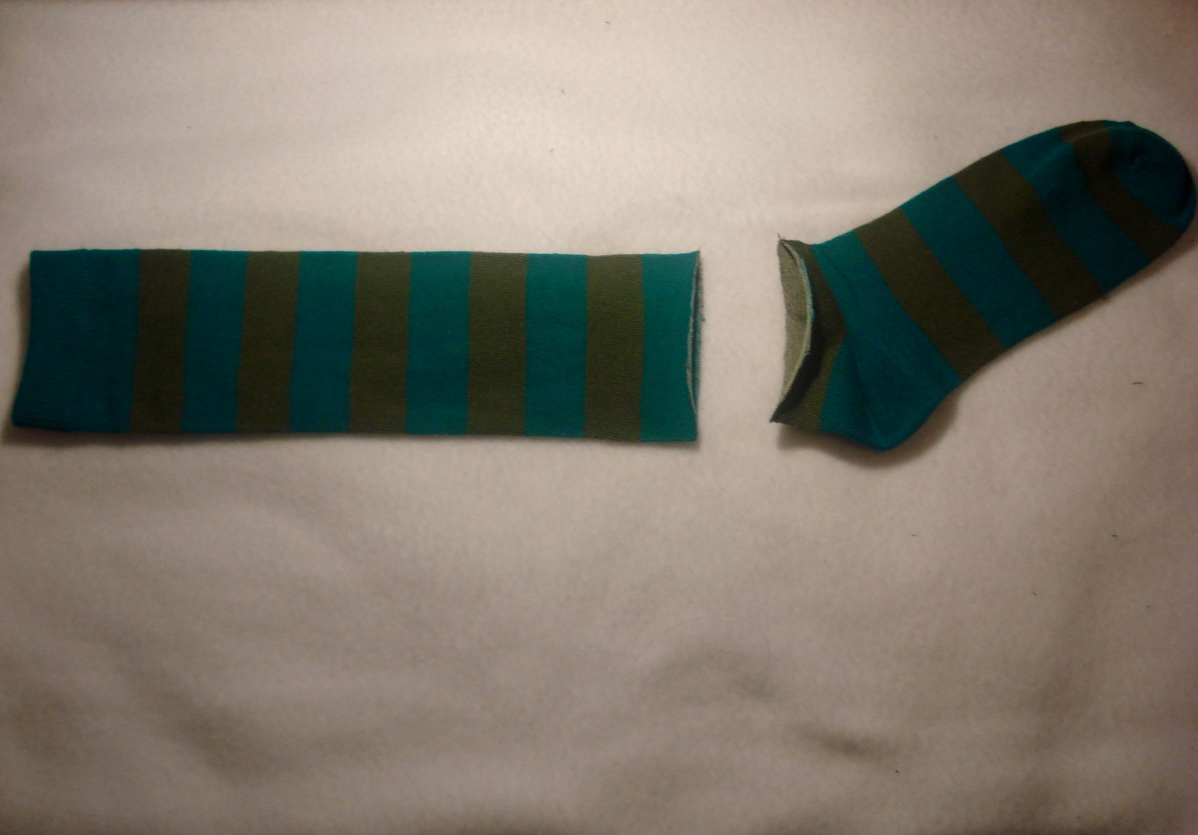 Socks Into Fingerless Gloves 5 Steps (with Pictures) Instructables