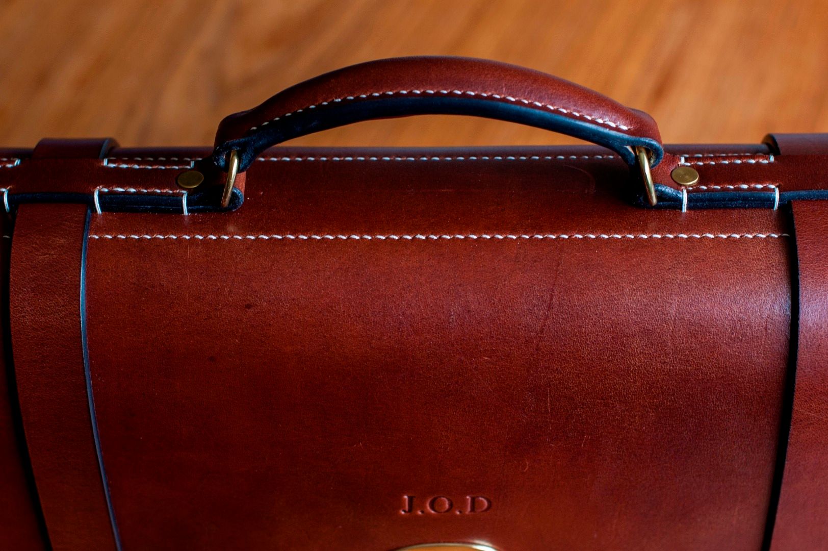 Classic Leather Briefcase With Accordion Gusset 22 Steps (with