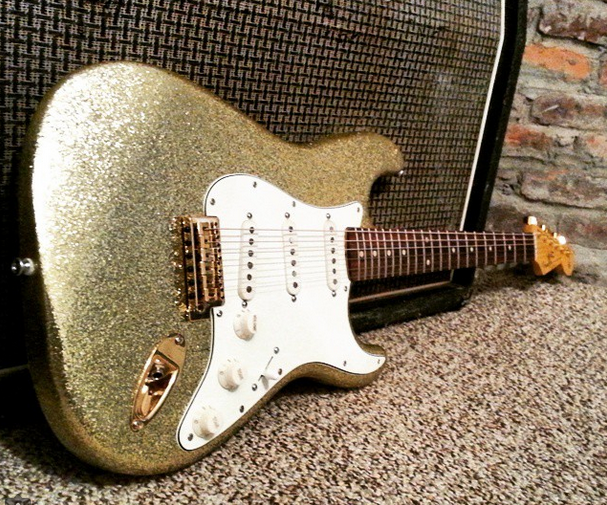 Gold Flake Finish a Guitar 8 Steps Instructables