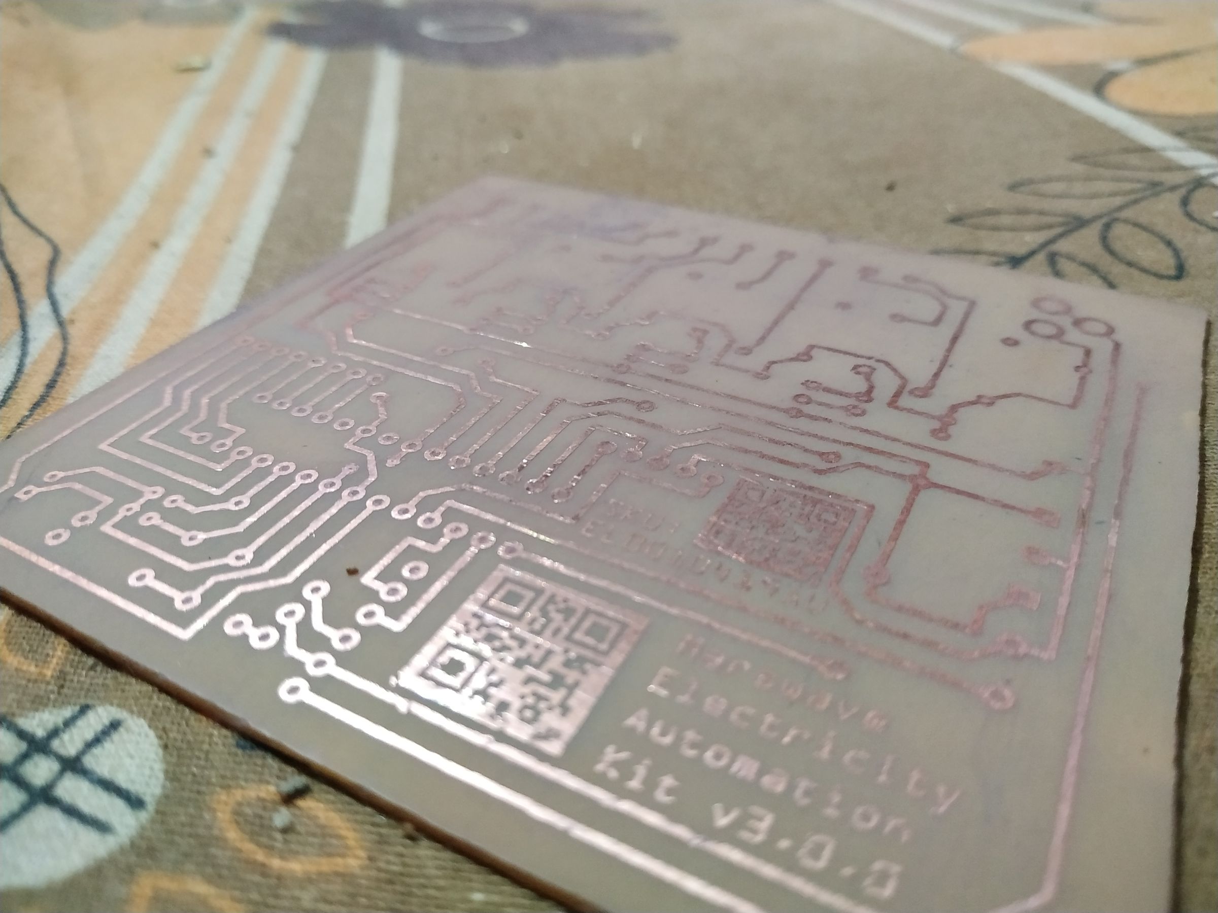 Sponge + Ferric Chloride Method Etch PCBs in One Minute! 5 Steps