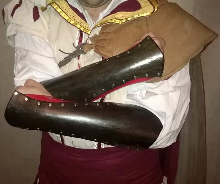 How to Work With Leather, a Gauntlet Design. 9 Steps (with Pictures