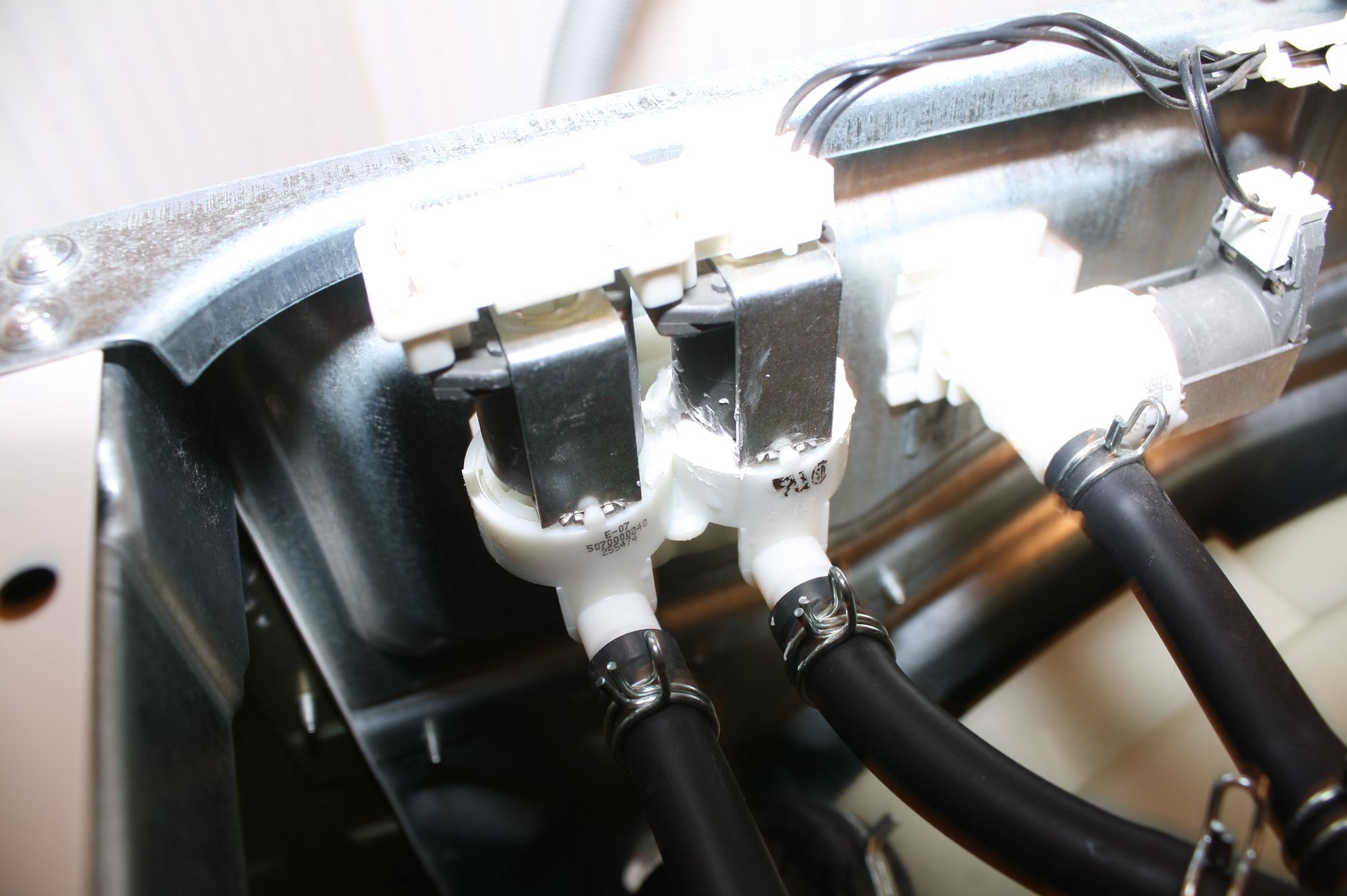 Cold Water Valve Replacement on Bosch Washer 6 Steps Instructables