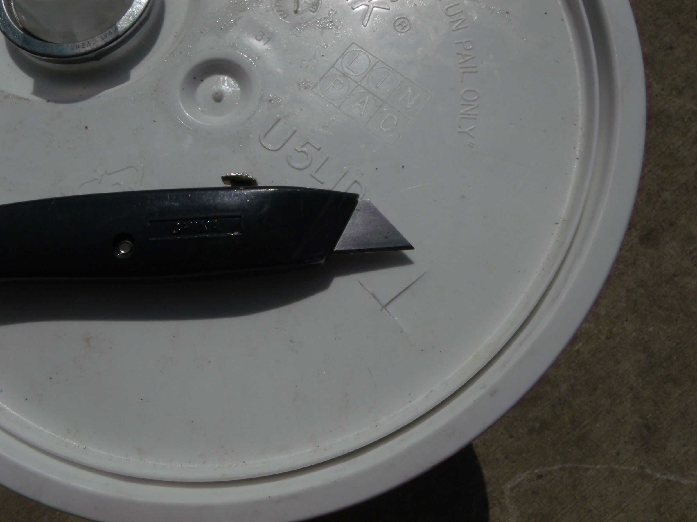 How to Remove 5 Gallon Bucket Lids 5 Steps Instructables