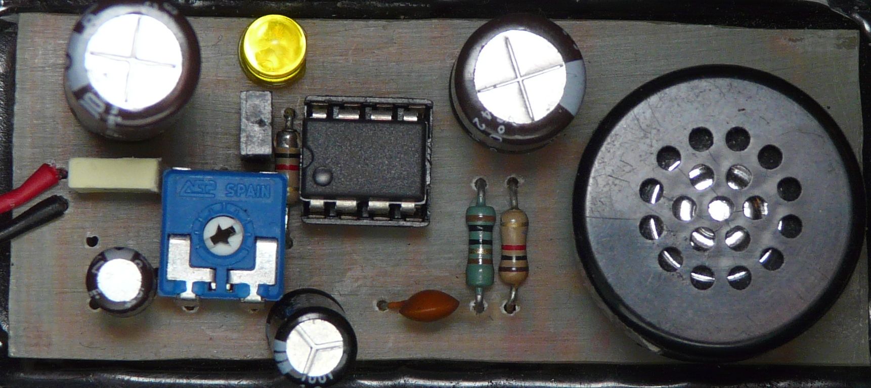 DIY guide for LM386 amplifier with PCB with step-by-step instructions