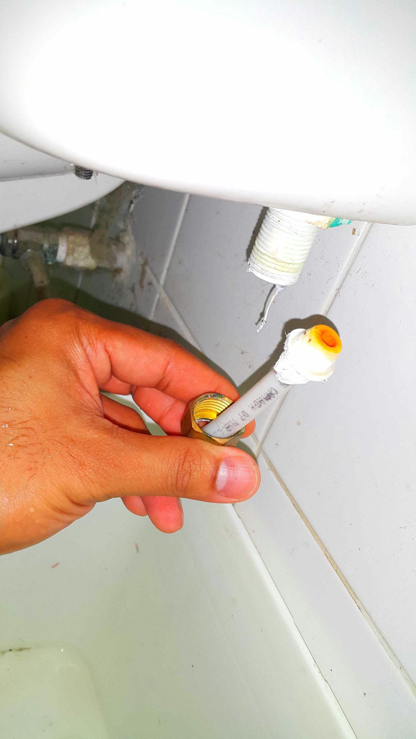 Replacing a Toilet Tank Float Valve. 6 Steps (with Pictures