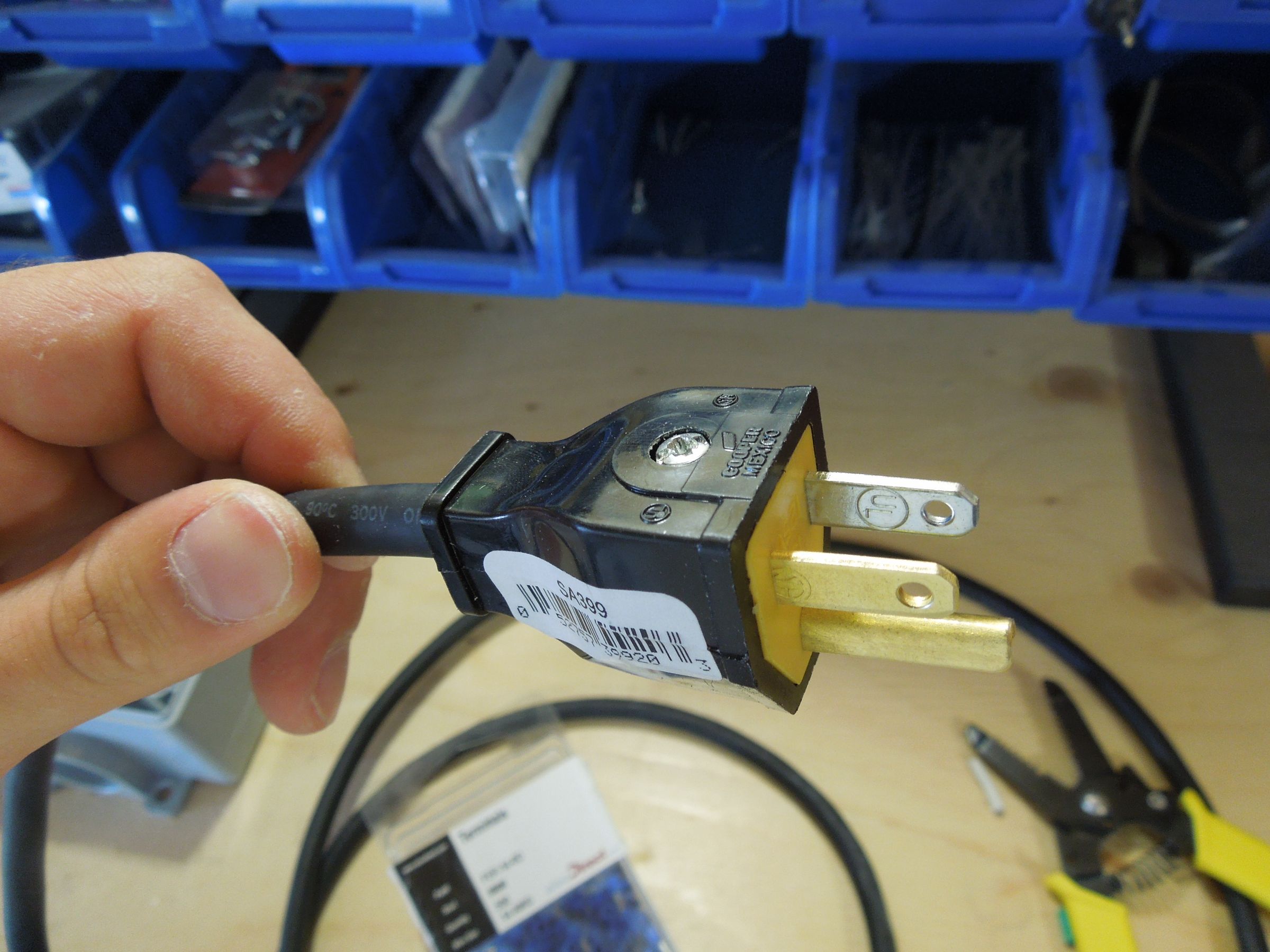 DIY Extension Cord With Built in Switch Safe, Quick and Simple 5