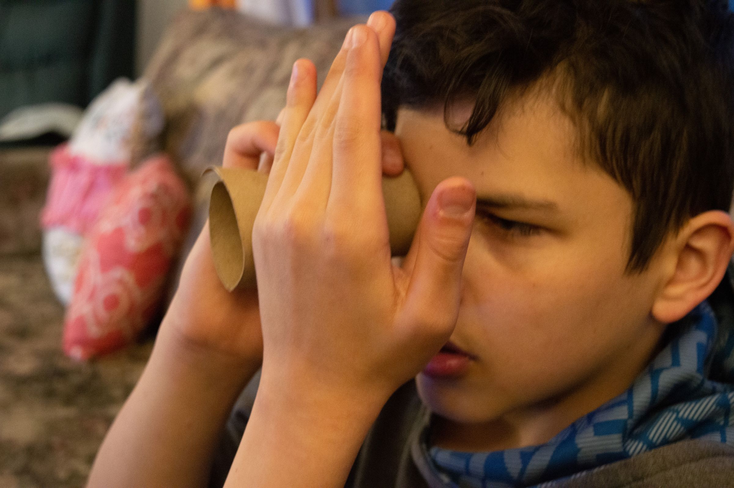 Hole in Your Hand Illusion 4 Steps (with Pictures) Instructables