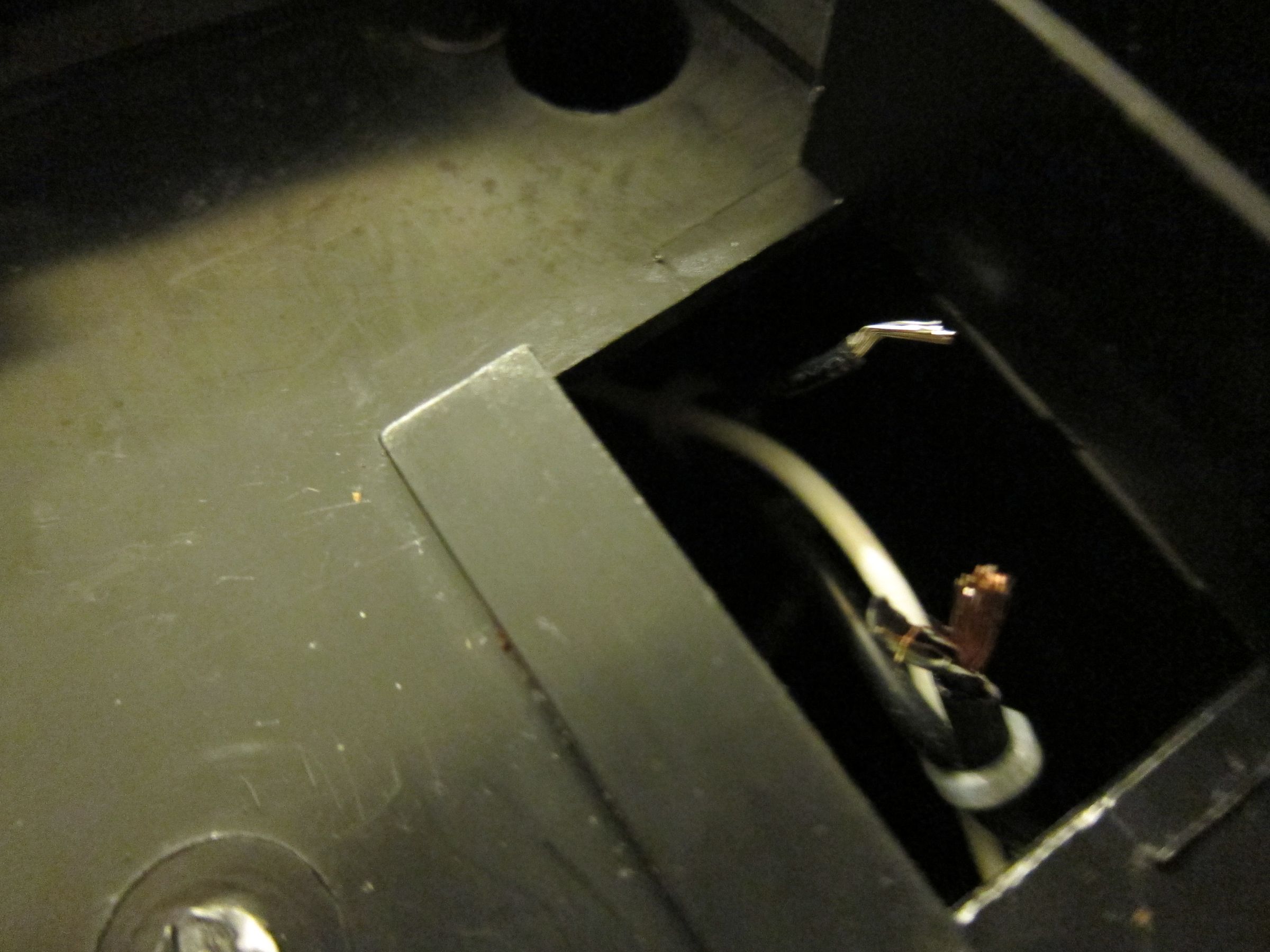 How to Repair/remove the On/off Switch on a Breville BCG450XL Conical