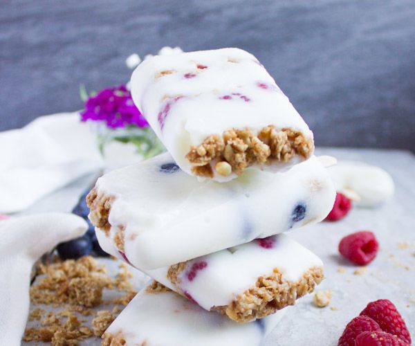DIY guide for Granola Crunch Berry Yogurt Popsicles with step-by-step instructions