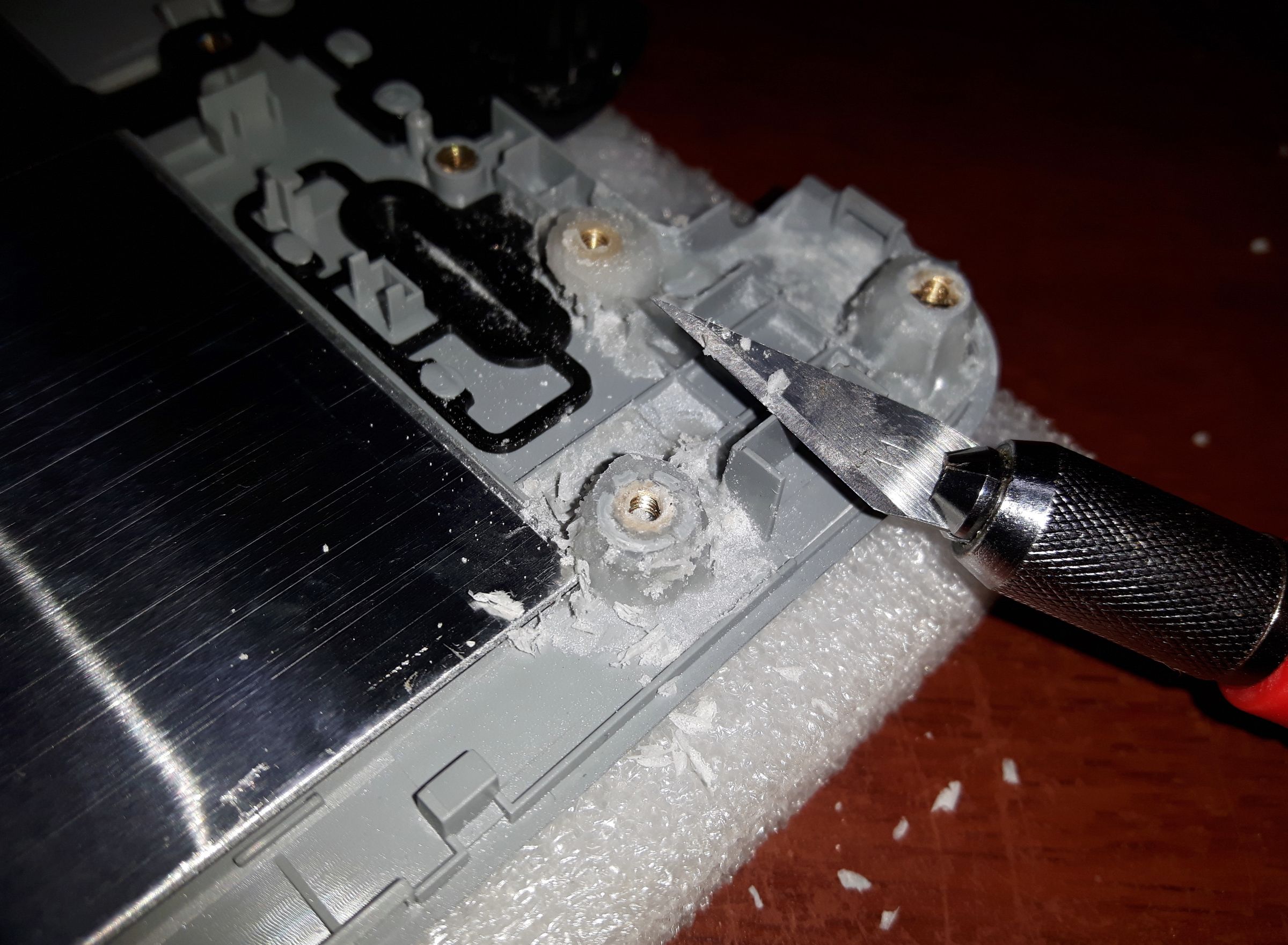 Laptop Hinge Repair/ Brass Insert Reattachment 3 Steps (with Pictures