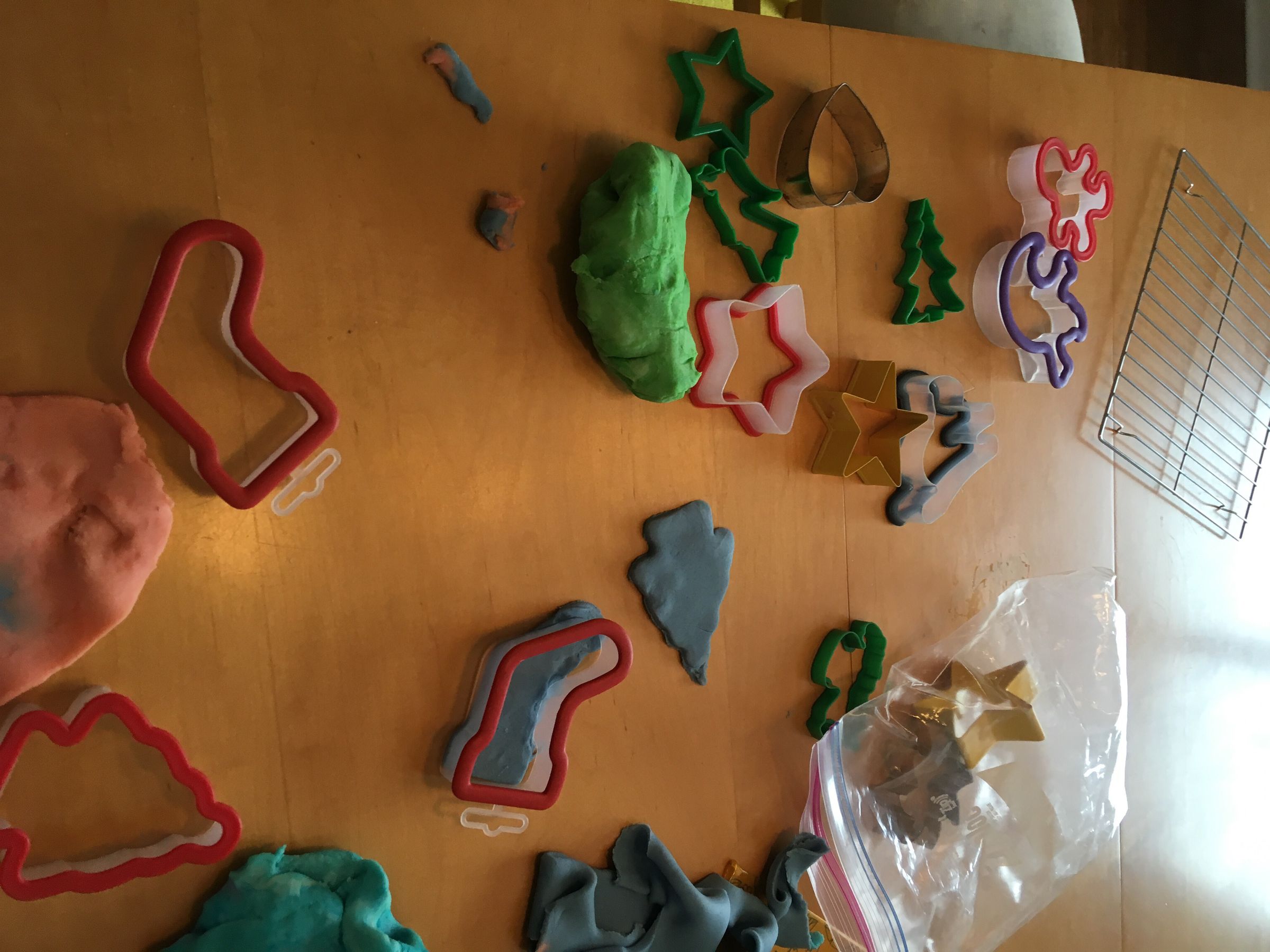 How to Make Playdough (Play-doh)