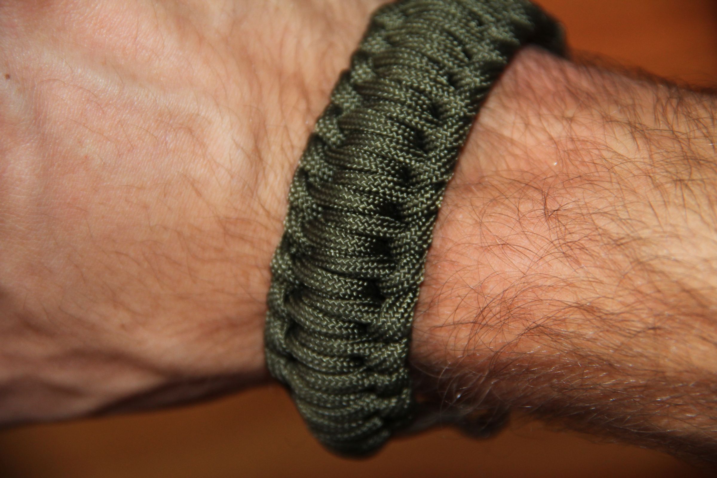 Quick Release Paracord Bracelet 9 Steps Instructables