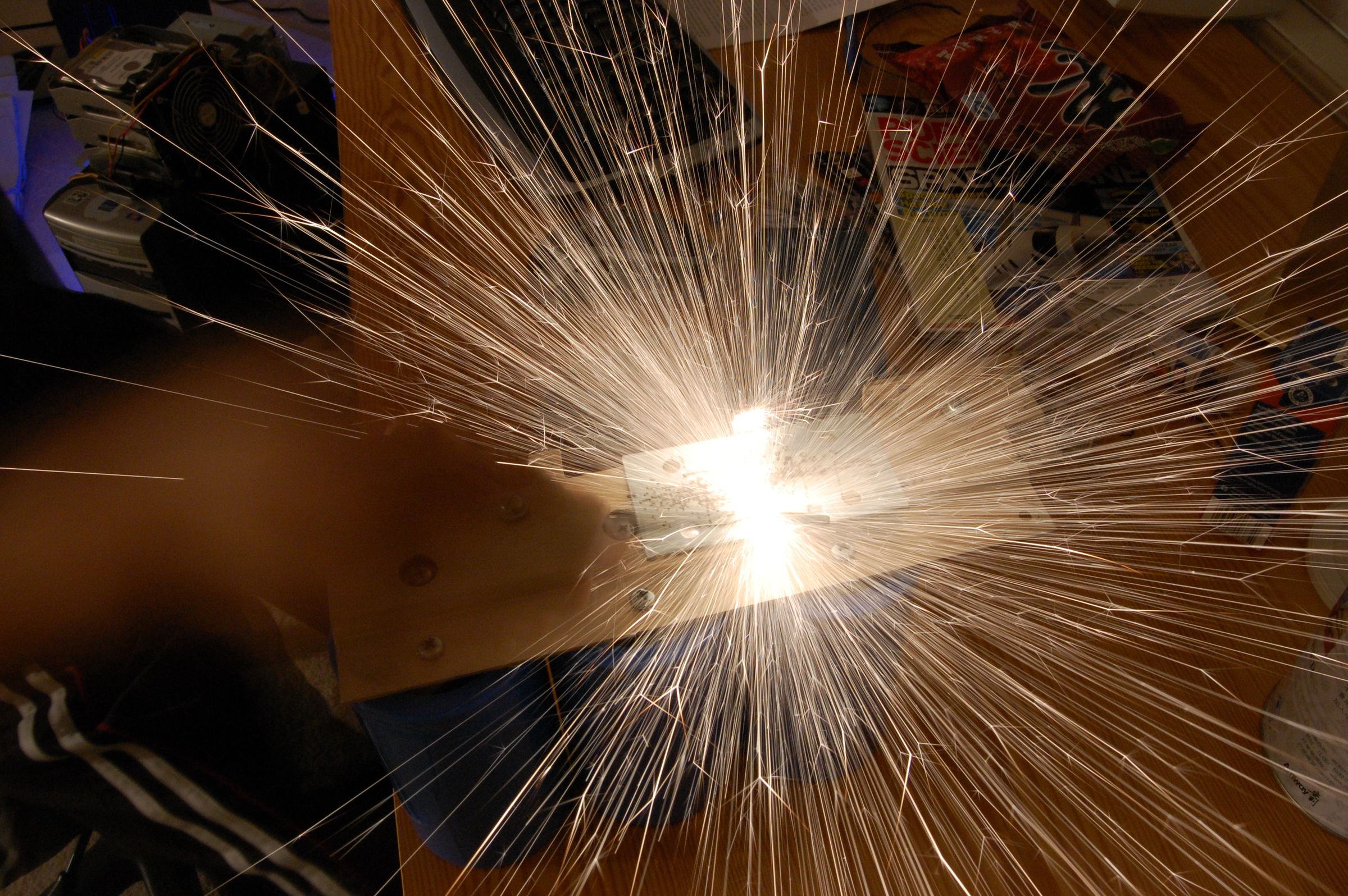 Blowing Up Stuff With Capacitor Bank! 3 Steps Instructables
