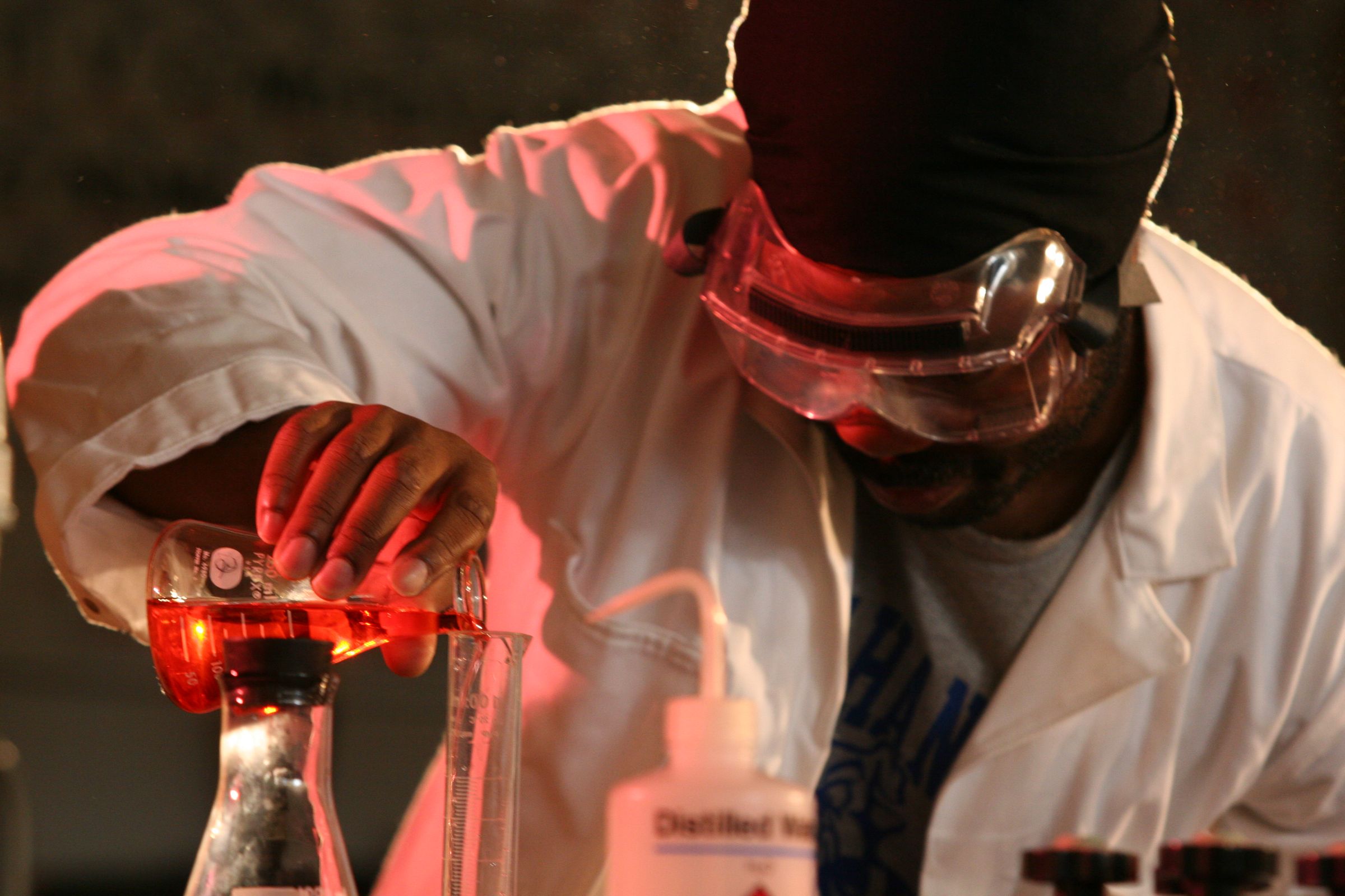 How to Make Glow Stick Goo. 4 Steps (with Pictures) Instructables