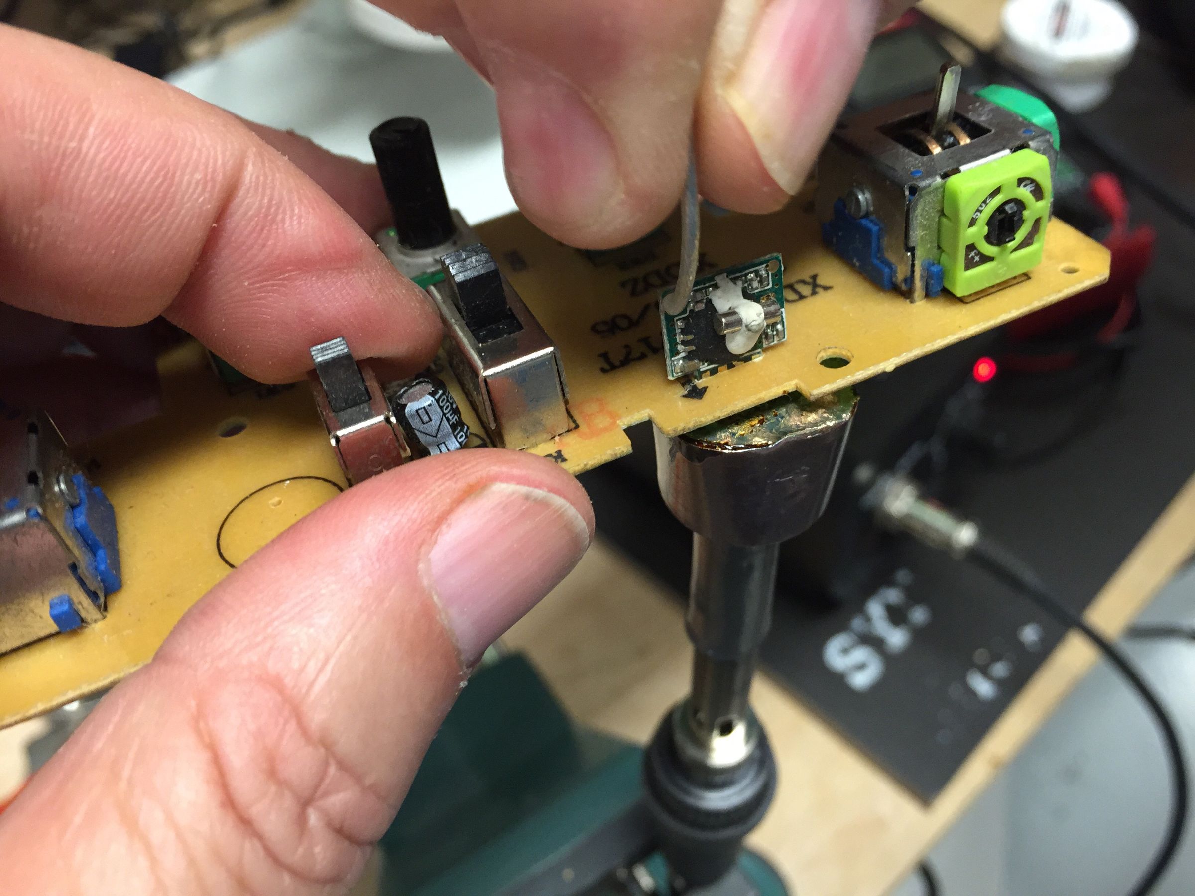 Mini Solder Pot for Tinning or Removing Components 17 Steps