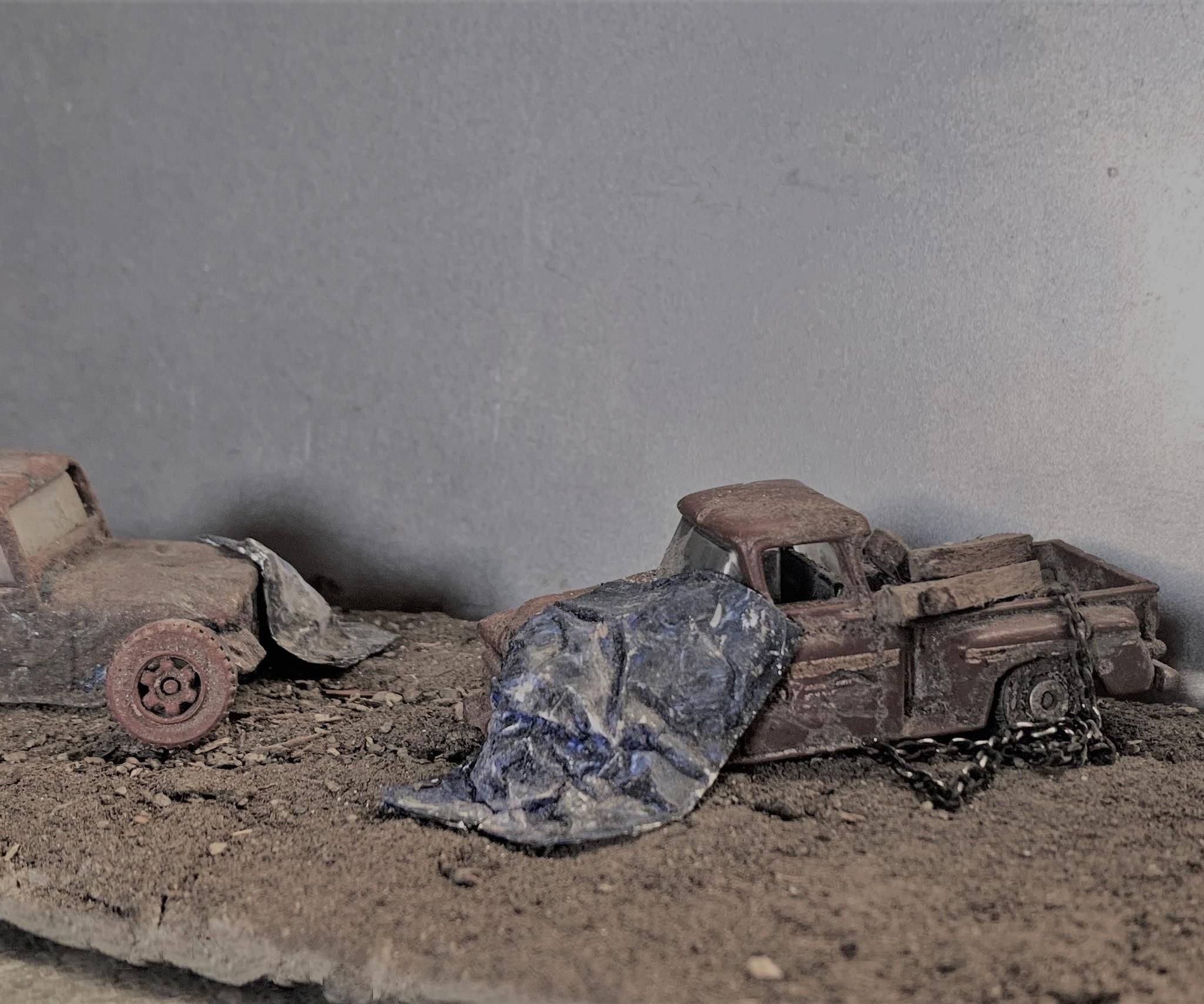 1/64 scale junkyard diorama using tinfoil DIY Project DIY Project Image