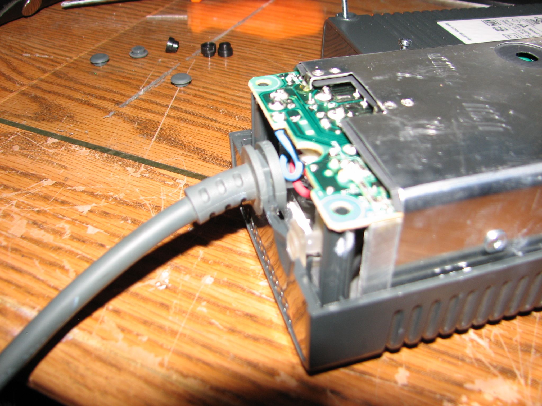 Disassembling and Cleaning Xbox360 Power Supply ( Brick ) 6 Steps