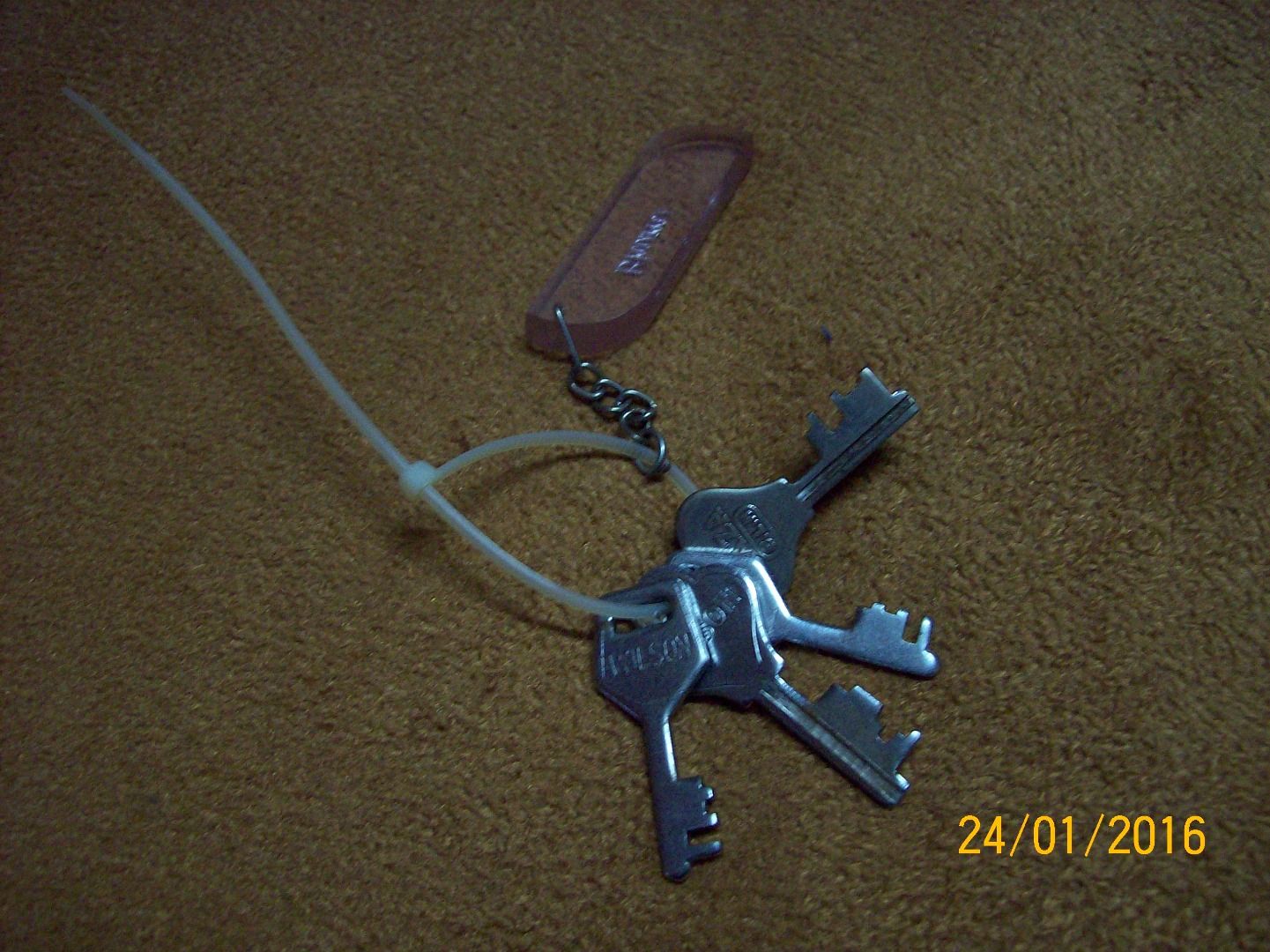 ZipTie Hacks !!! 9 Steps (with Pictures) Instructables