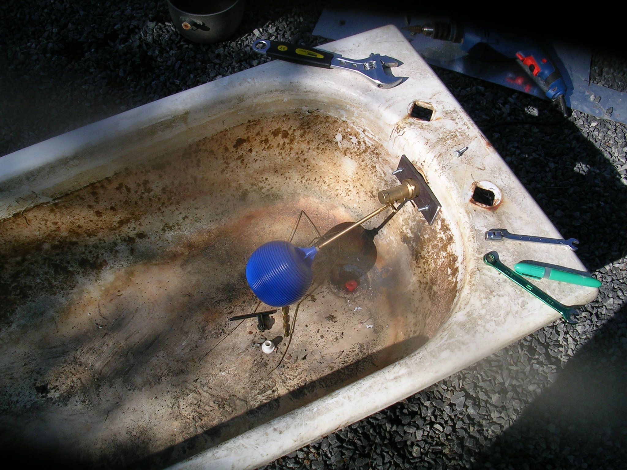 Convert a Bathtub Into a Water Trough. 5 Steps Instructables