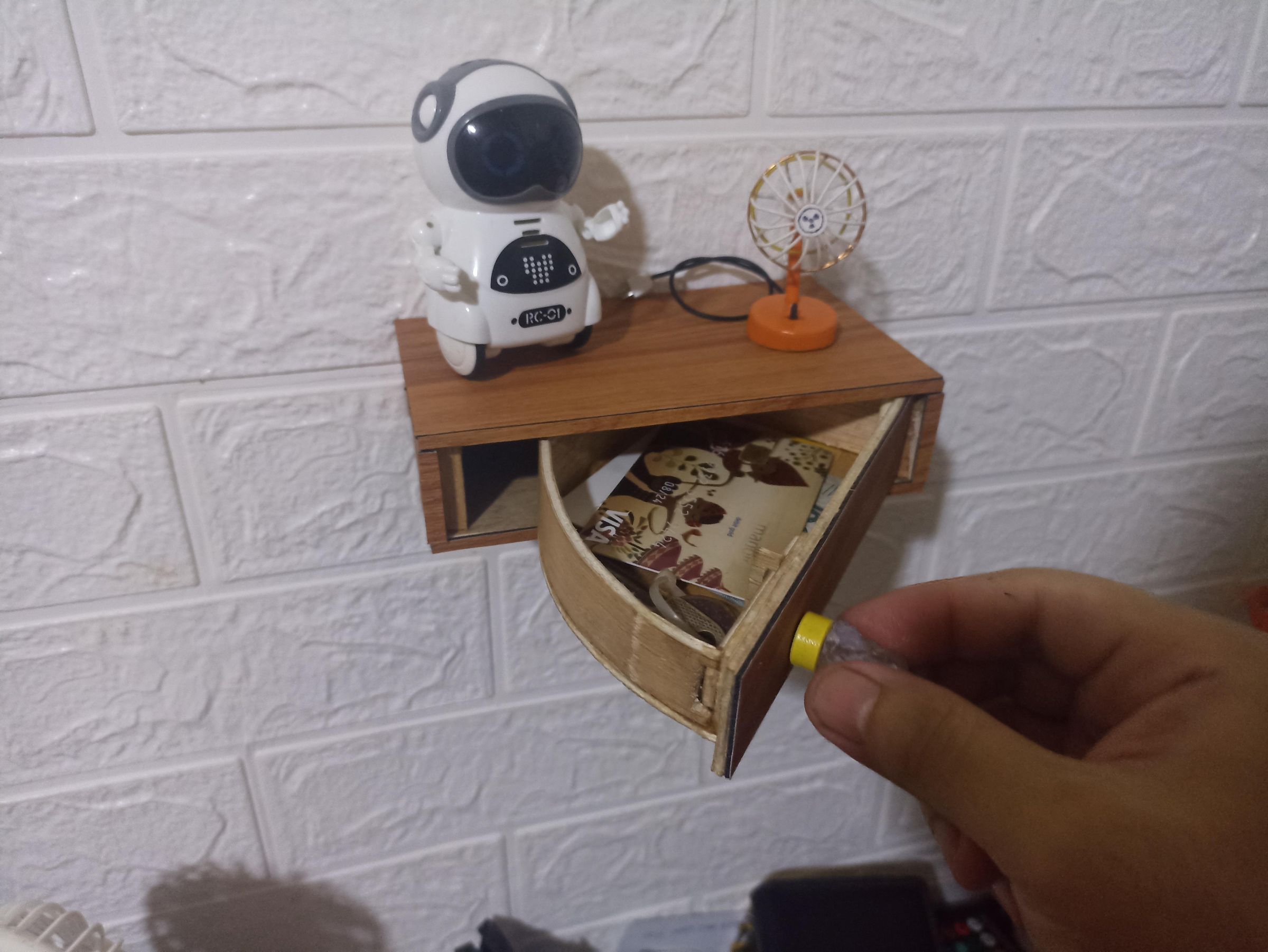 Secret Storage With Hiden Key 6 Steps (with Pictures