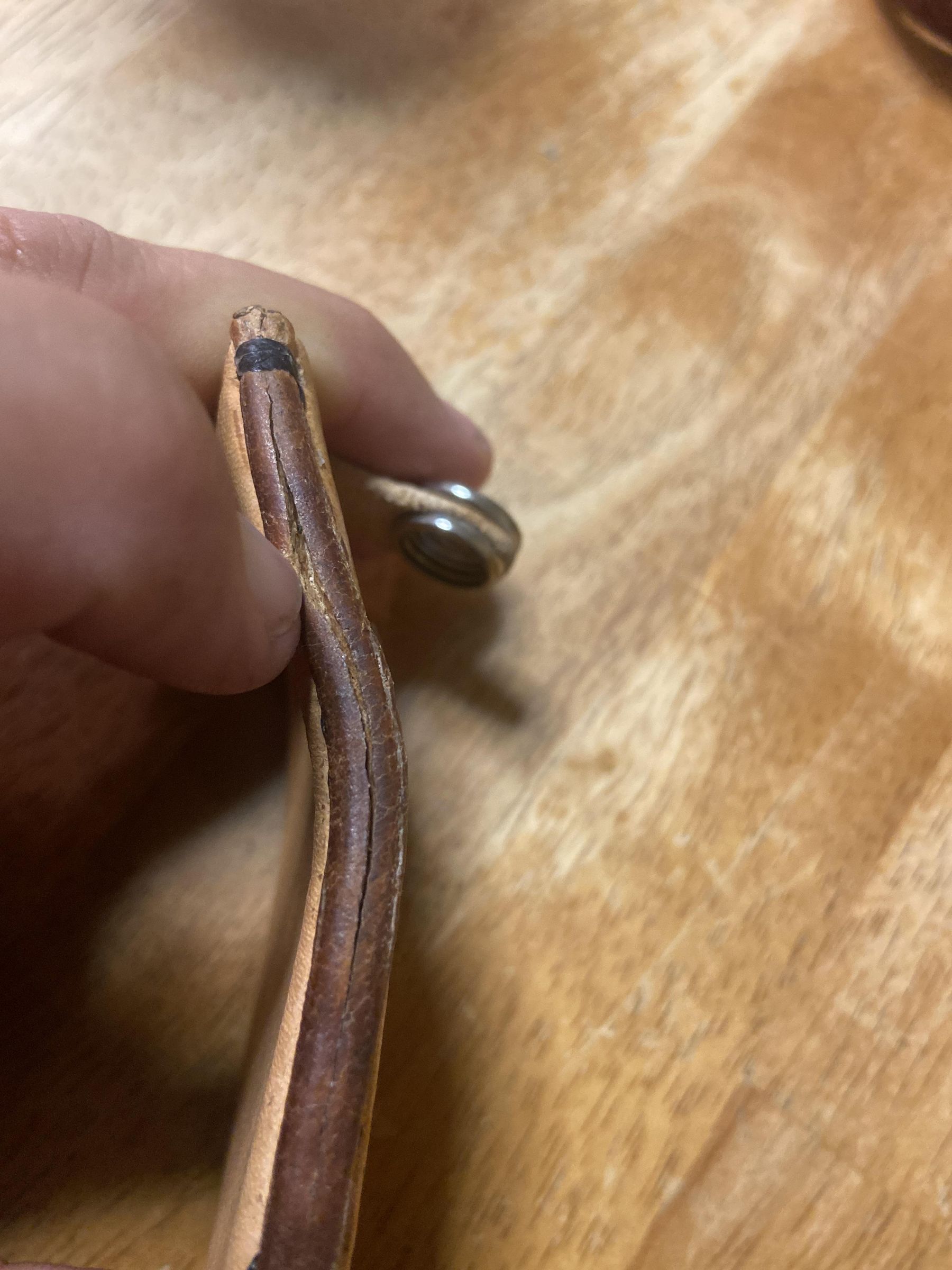 How to Burnish Leather Edges 4 Steps (with Pictures) Instructables