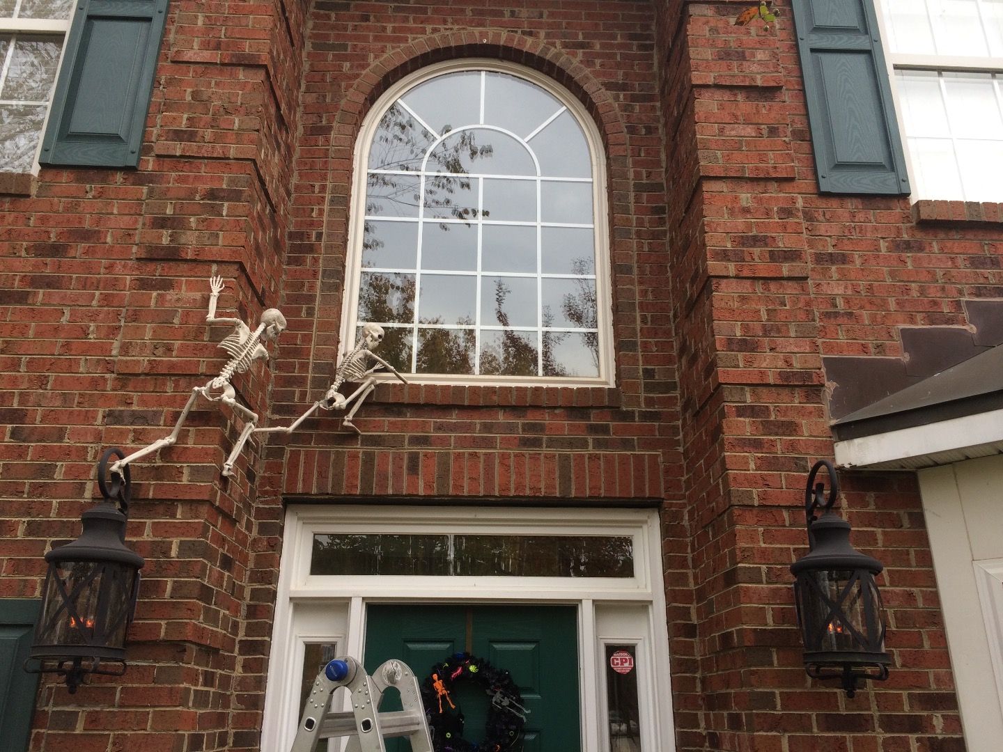 Skeletons Climbing Your House's Walls : 10 Steps (with Pictures ...