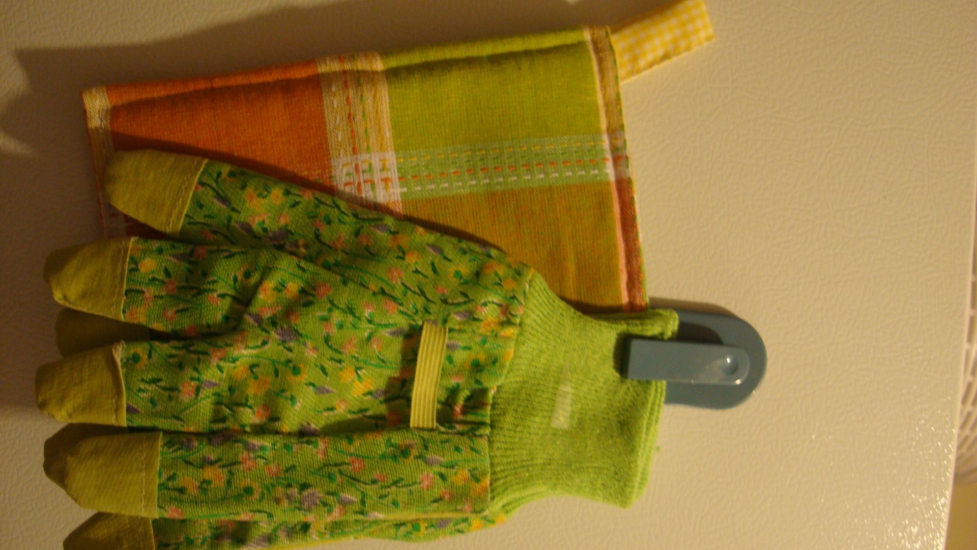 DIY guide for Turn Your Old Towels Into Pot Holders In 30 Minutes with step-by-step instructions