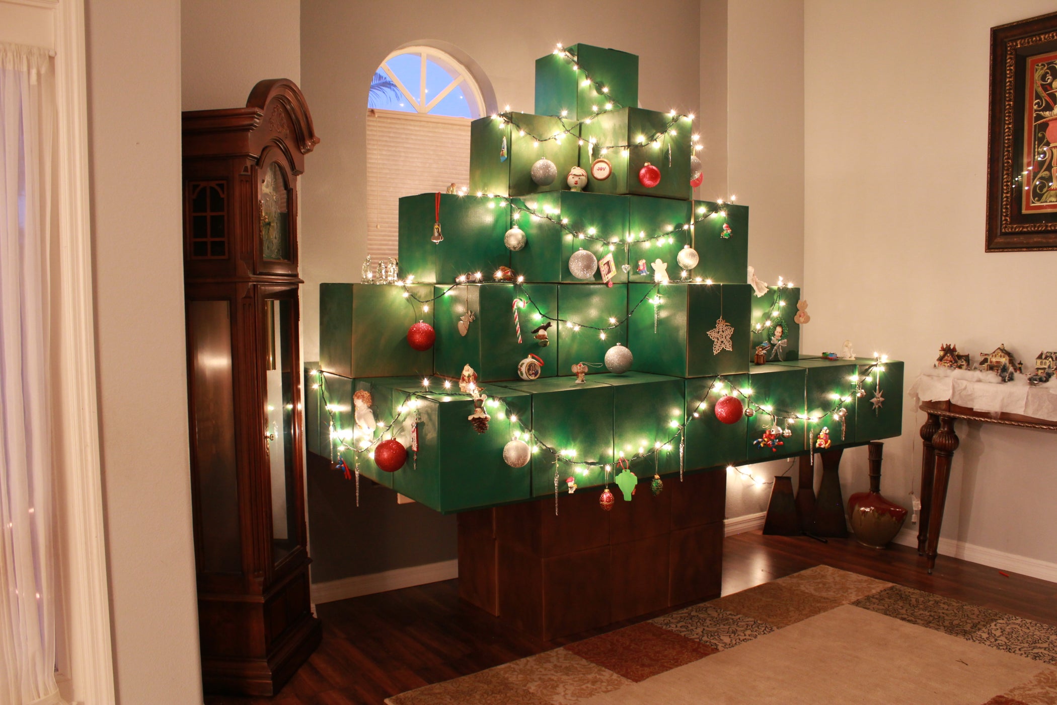 Life-Size Minecraft Christmas Tree - Instructables