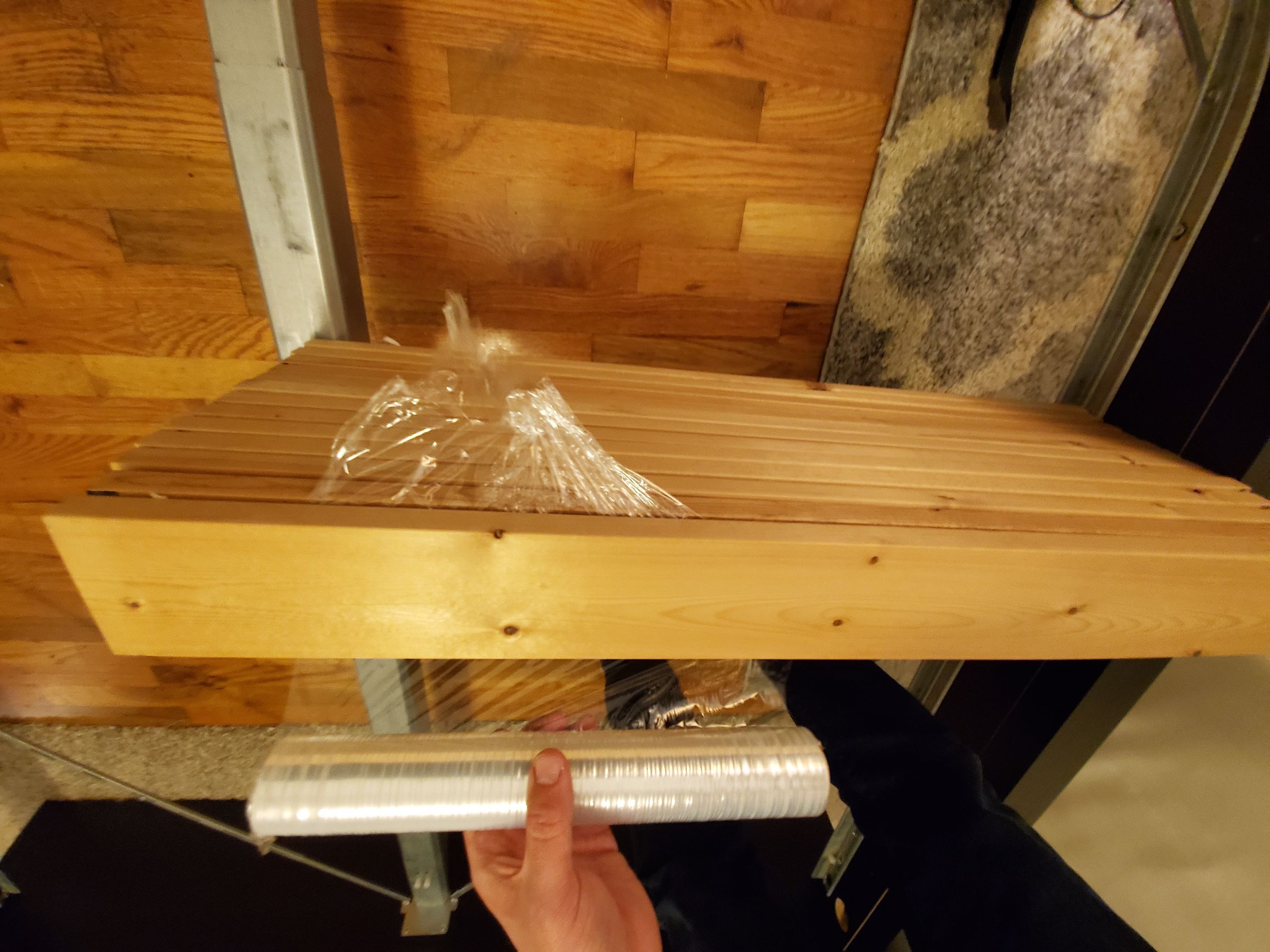 Move Your Bed Slats (The Easy Way) 4 Steps (with Pictures