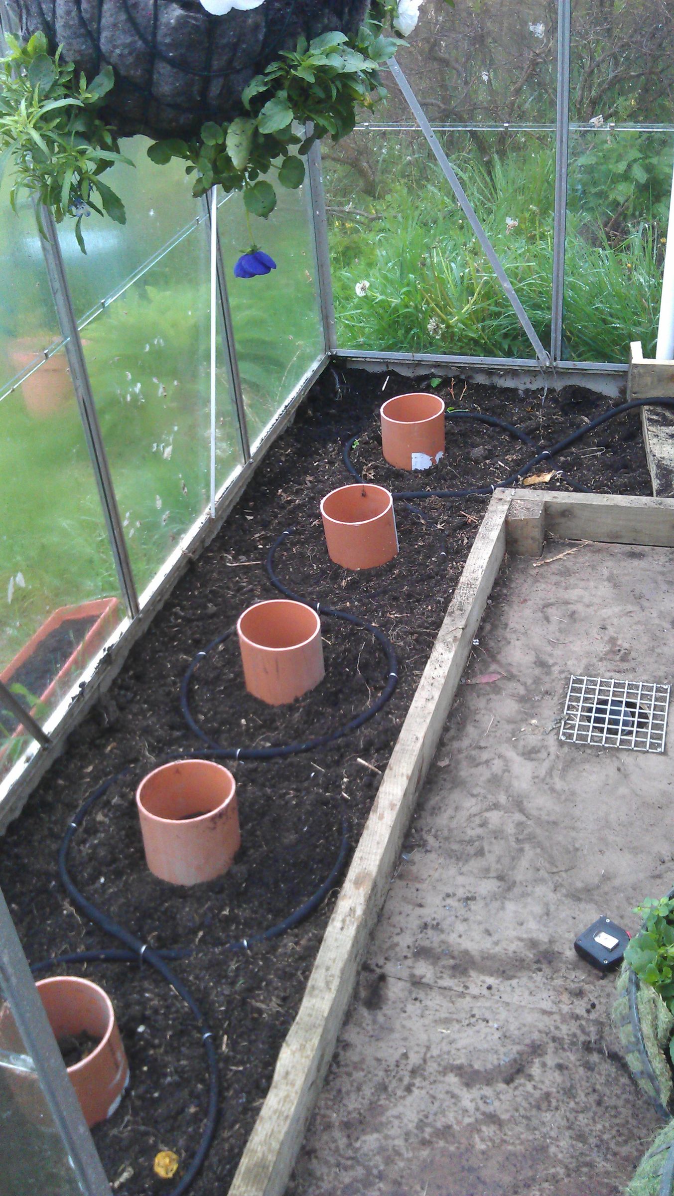 Automatic Solar Powered Greenhouse Watering System 4 Steps (with