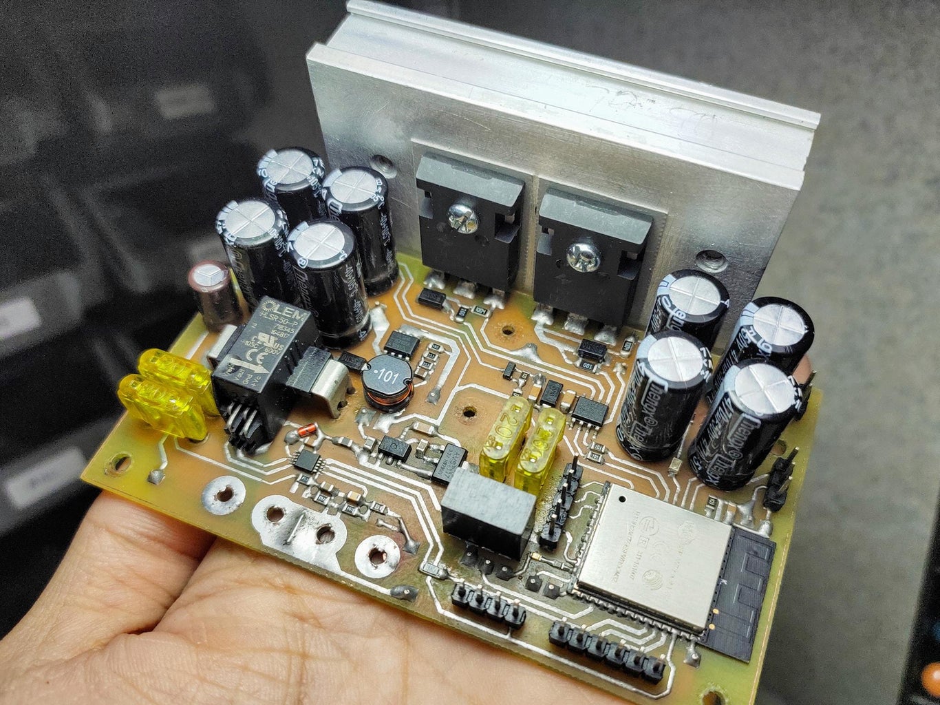 1kW Arduino MPPT Solar Charge Controller (ESP32 + WiFi) : 46 Steps ...