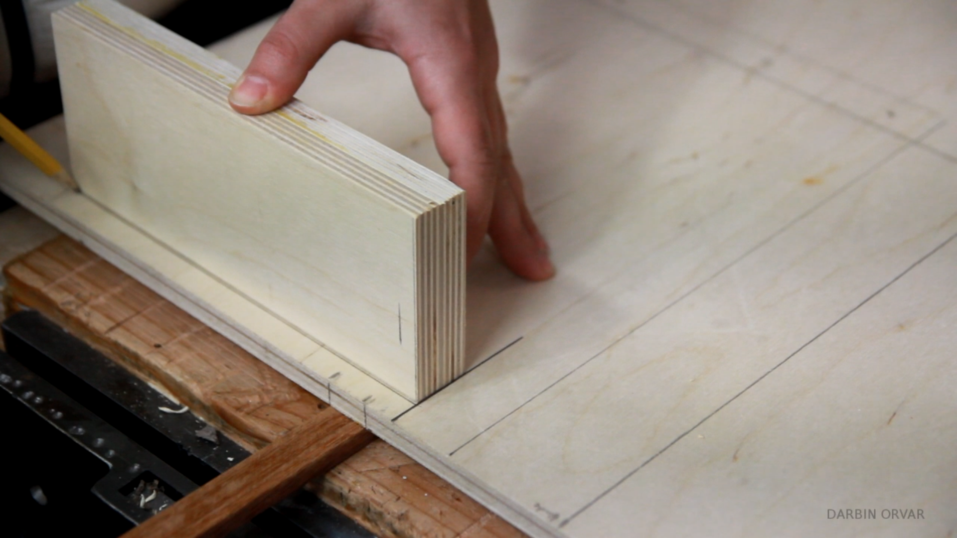 Making a Cross Cut Sled for the Band Saw 7 Steps (with Pictures