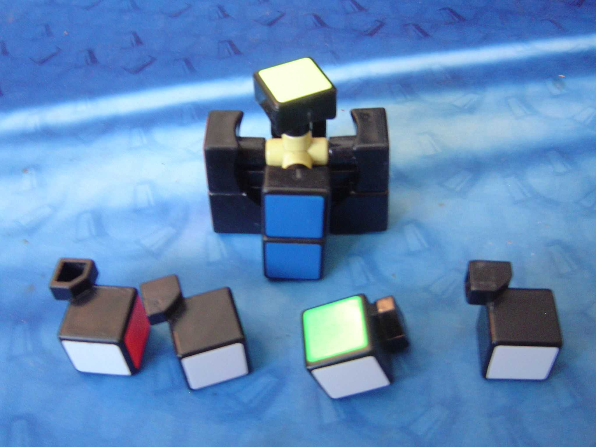 How to Clean/lubricate a Rubik's Cube 5 Steps Instructables